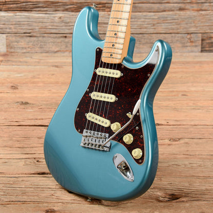 Fender Standard Stratocaster Lake Placid Blue 1992 Electric Guitars / Solid Body