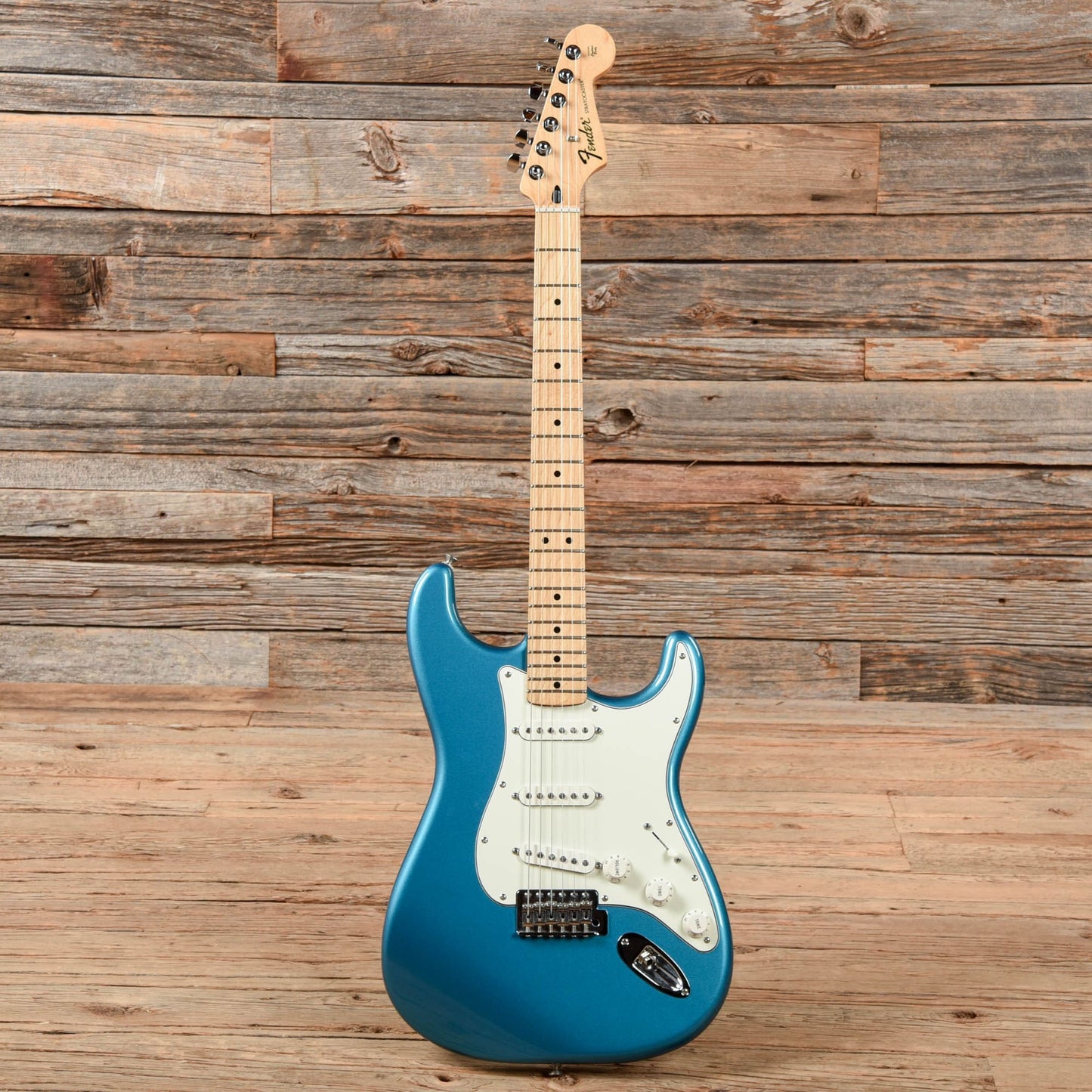 Fender Standard Stratocaster Lake Placid Blue 2015 Electric Guitars / Solid Body