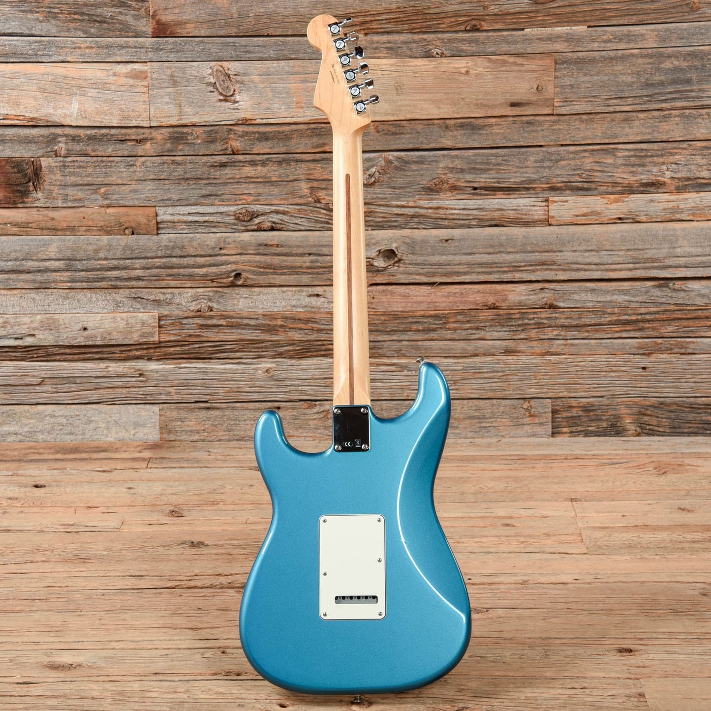 Fender Standard Stratocaster Lake Placid Blue 2015 Electric Guitars / Solid Body