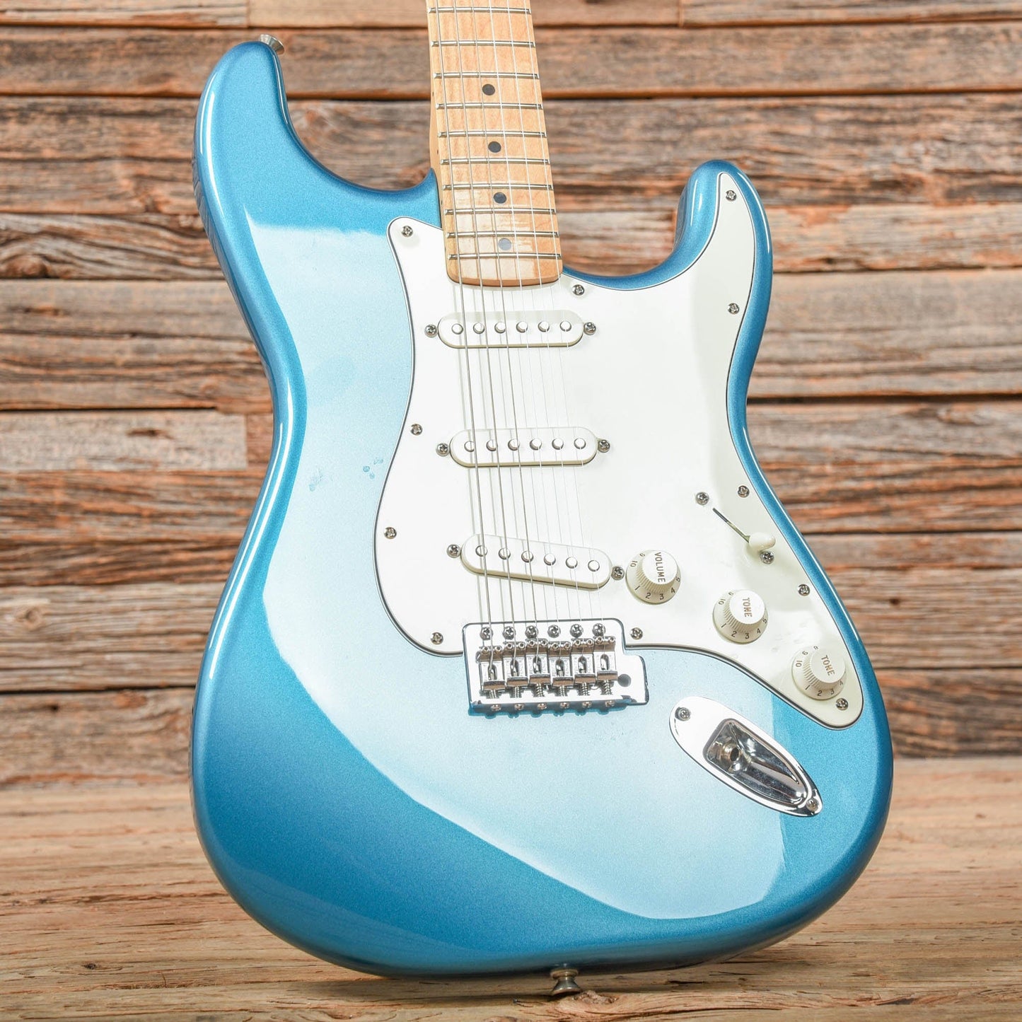 Fender Standard Stratocaster Lake Placid Blue 2015 Electric Guitars / Solid Body