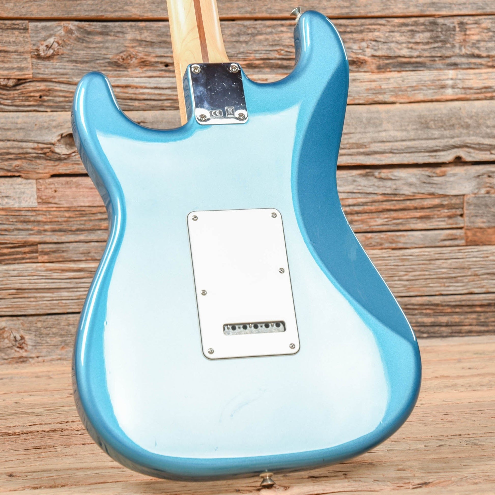 Fender Standard Stratocaster Lake Placid Blue 2015 Electric Guitars / Solid Body