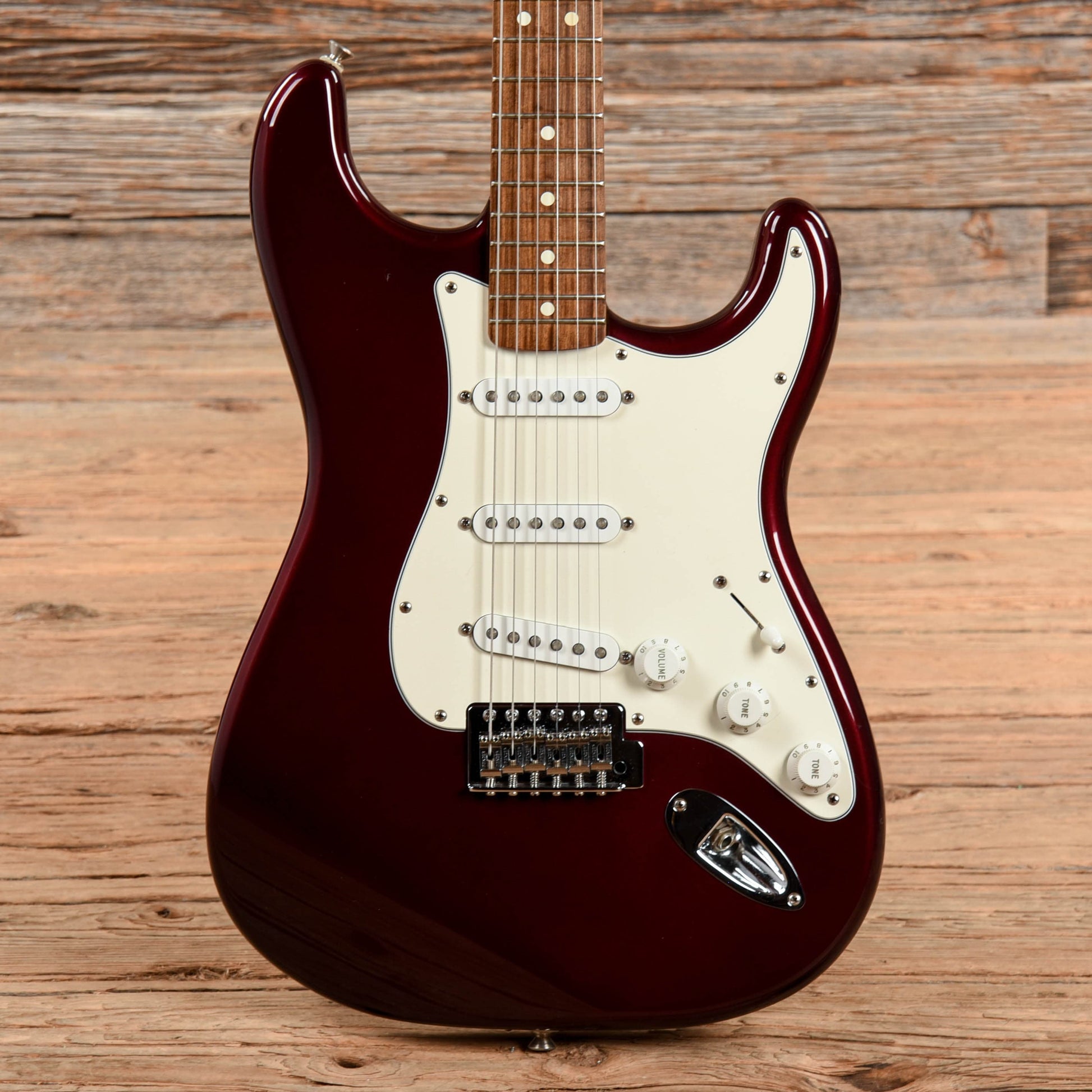 Fender Standard Stratocaster Midnight Wine 2001 Electric Guitars / Solid Body