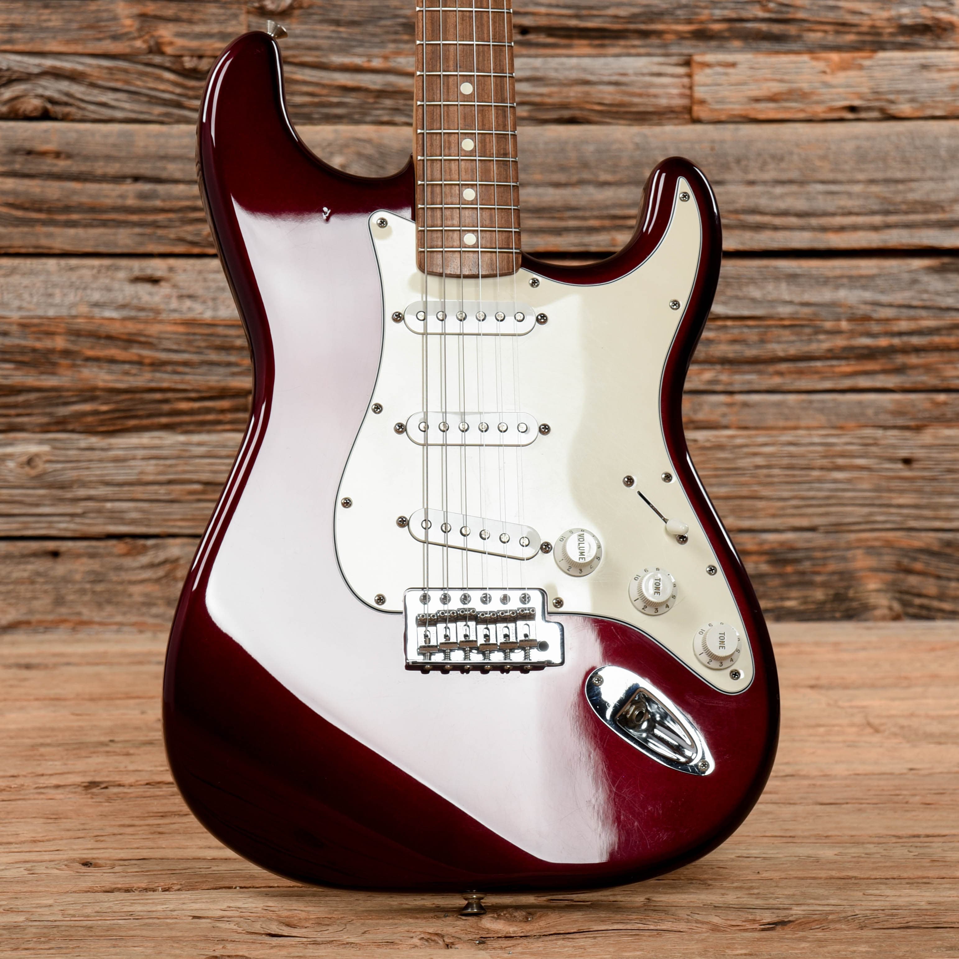 Fender Standard Stratocaster Midnight Wine 2001 Electric Guitars / Solid Body
