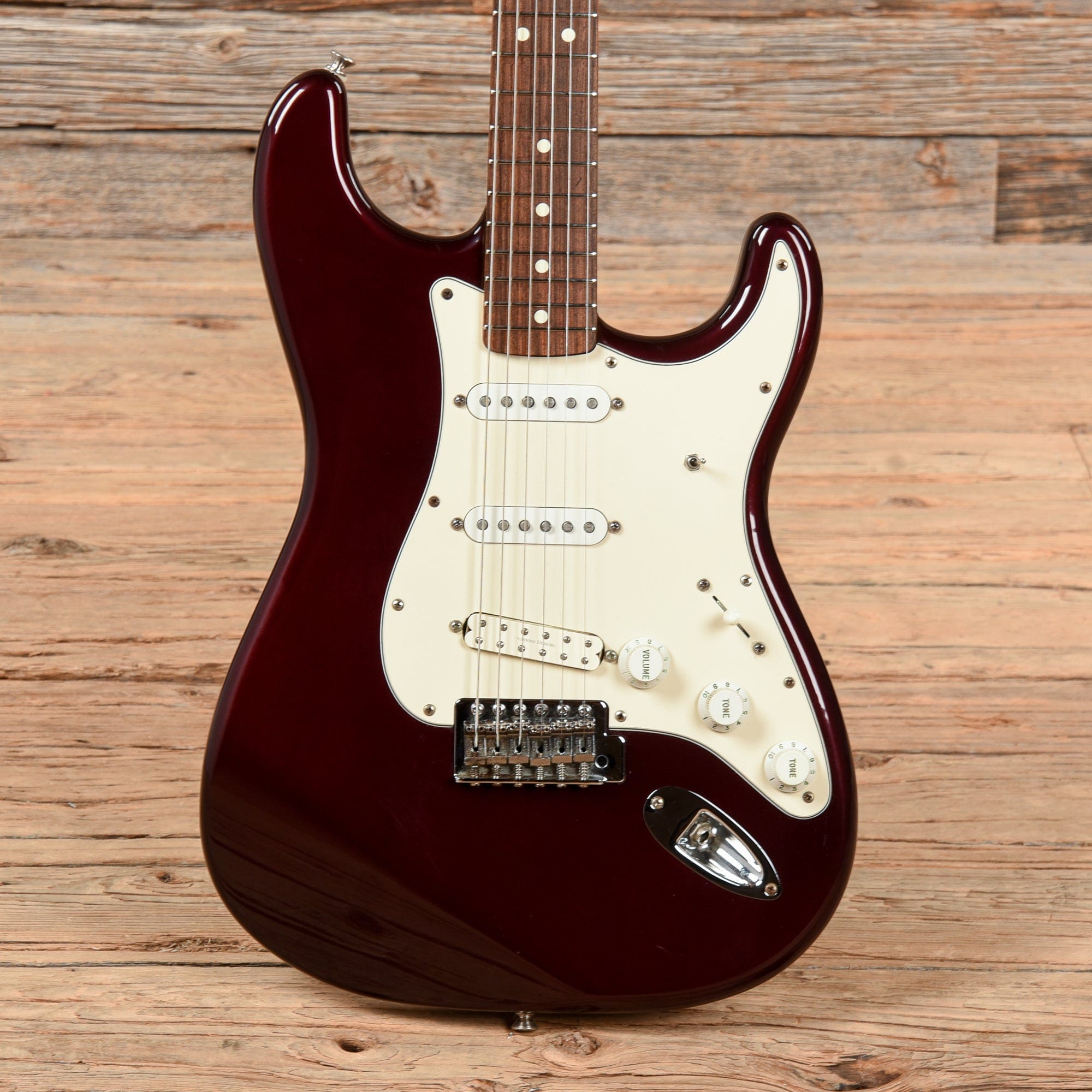 ギター Fender Mexico Stratocaster Midnight Wine Fender Standard Stratocaster Midnight Wine 2001 – Chicago
