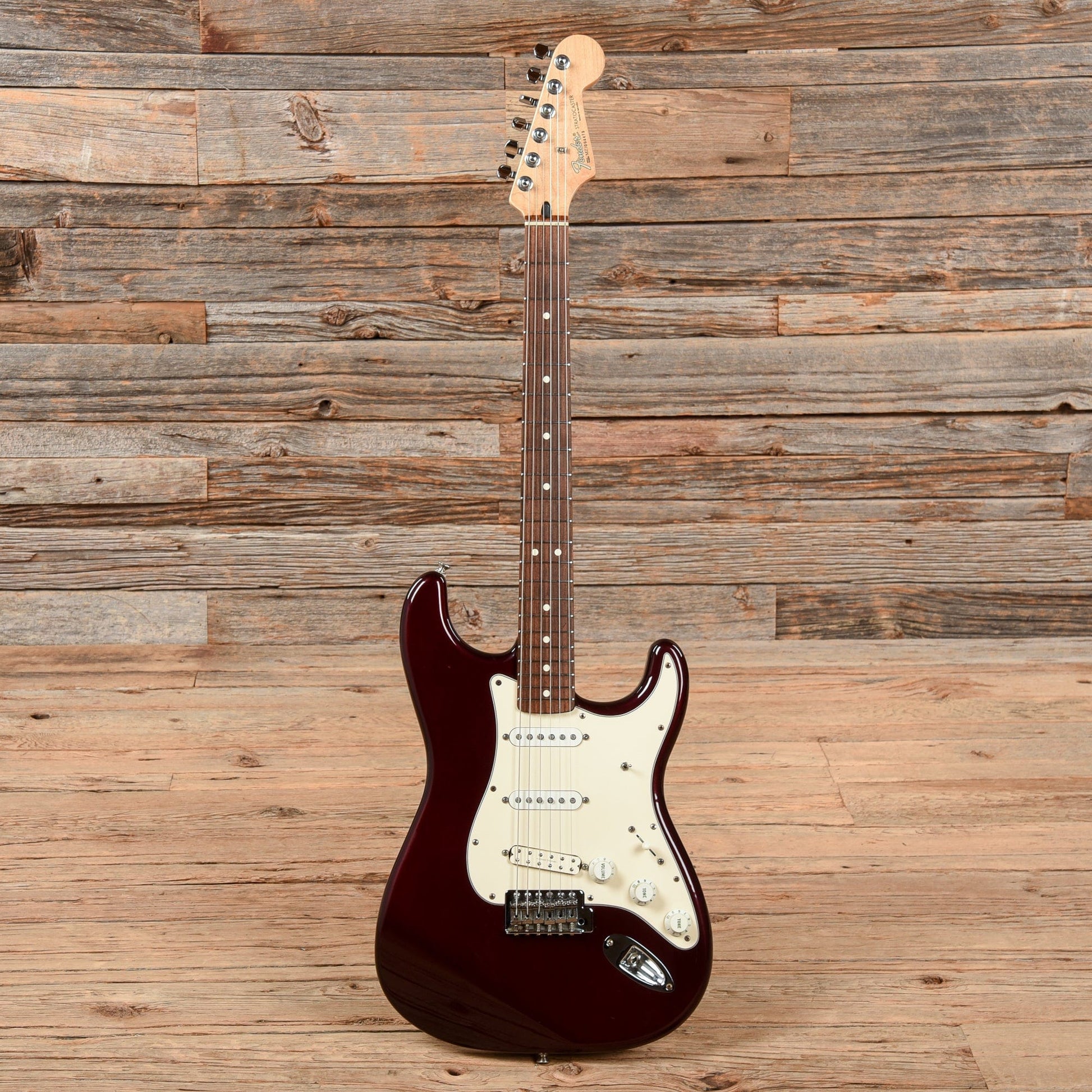 Fender Standard Stratocaster Midnight Wine 2001 Electric Guitars / Solid Body