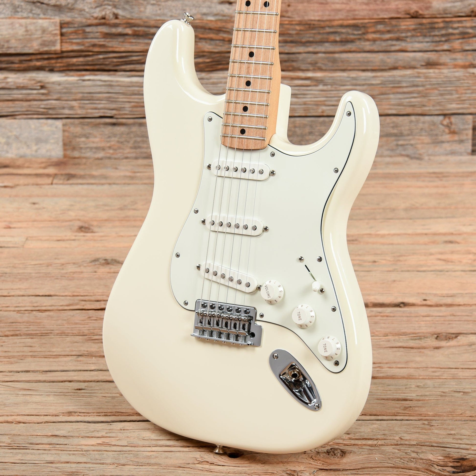 Fender Standard Stratocaster Olympic White 2017 Electric Guitars / Solid Body