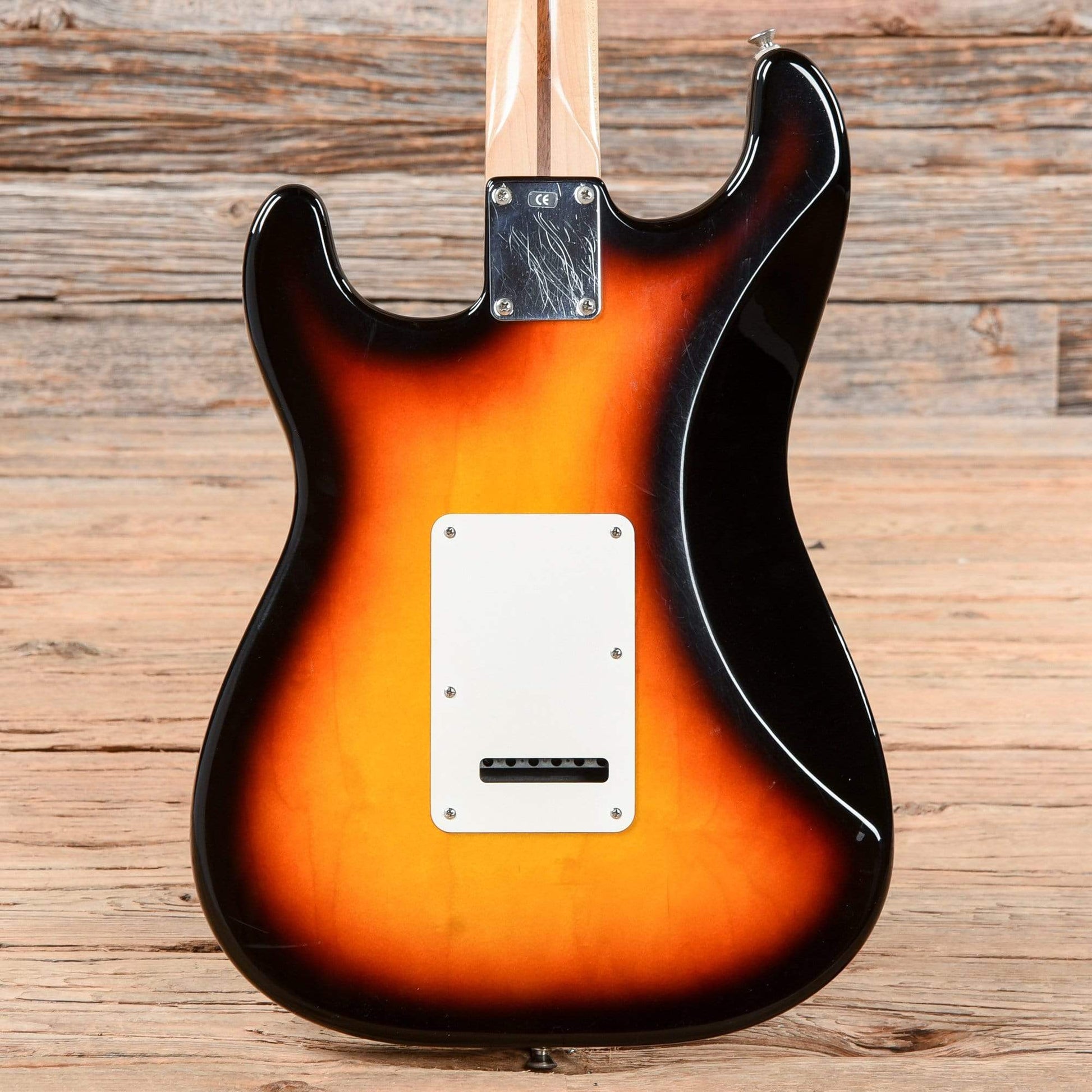 Fender Standard Stratocaster Sunburst 2002 Electric Guitars / Solid Body