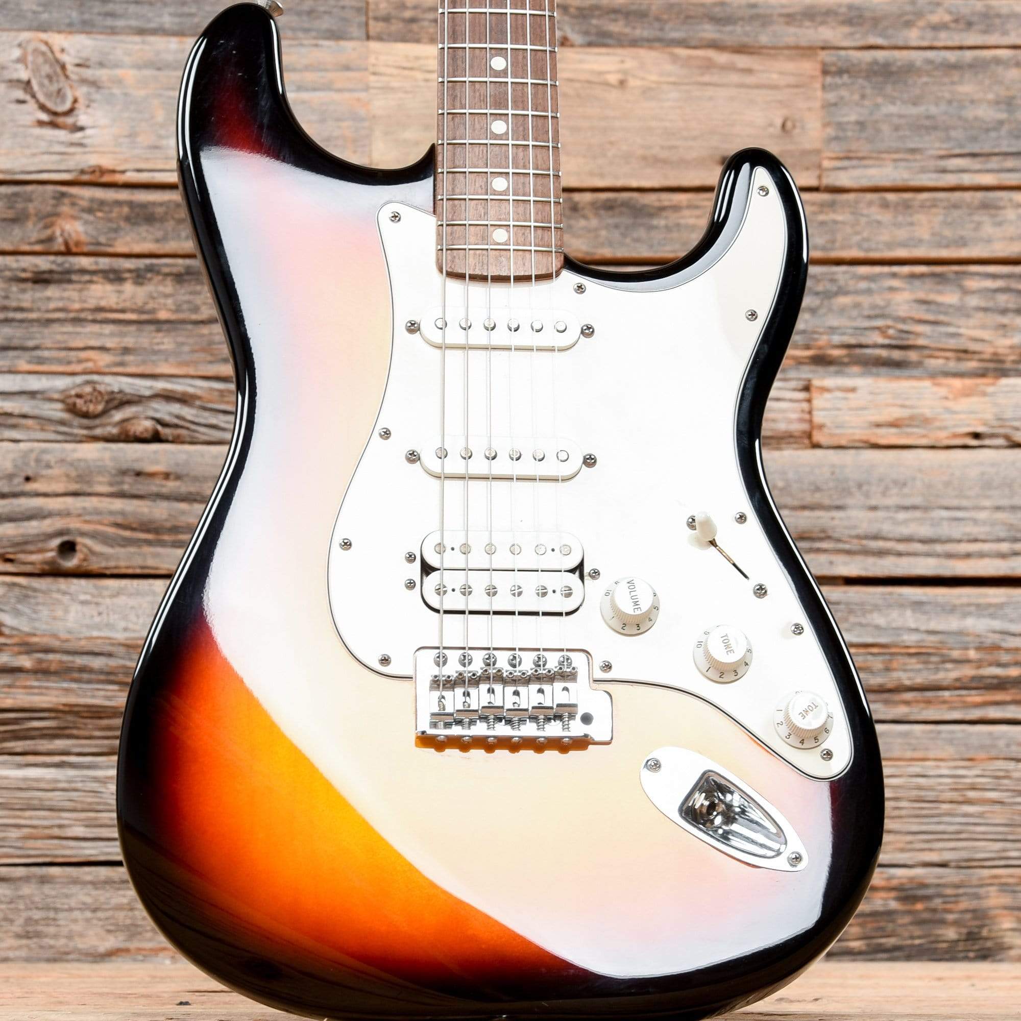 Fender Standard Stratocaster Sunburst 2002 Electric Guitars / Solid Body