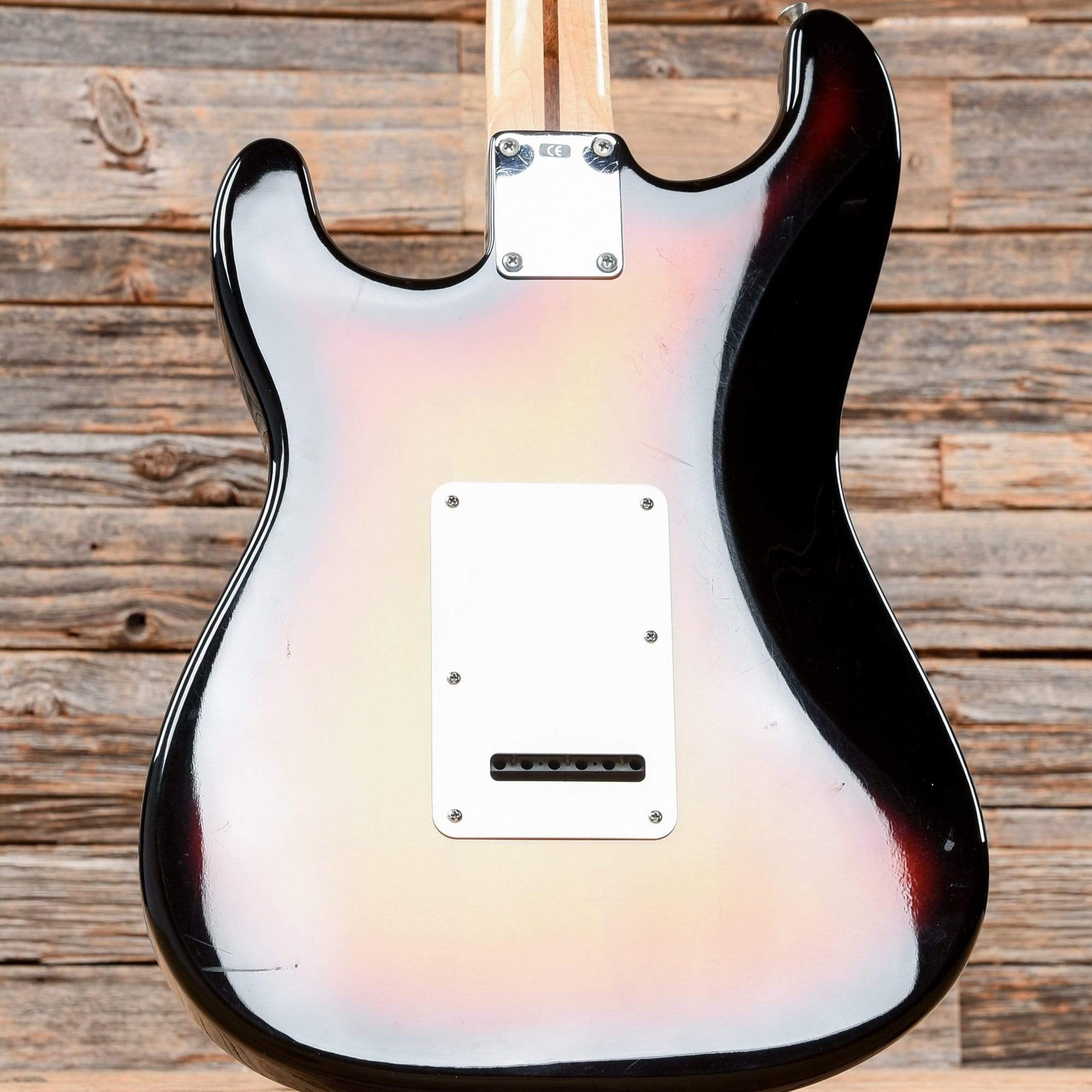 Fender Standard Stratocaster Sunburst 2002 Electric Guitars / Solid Body