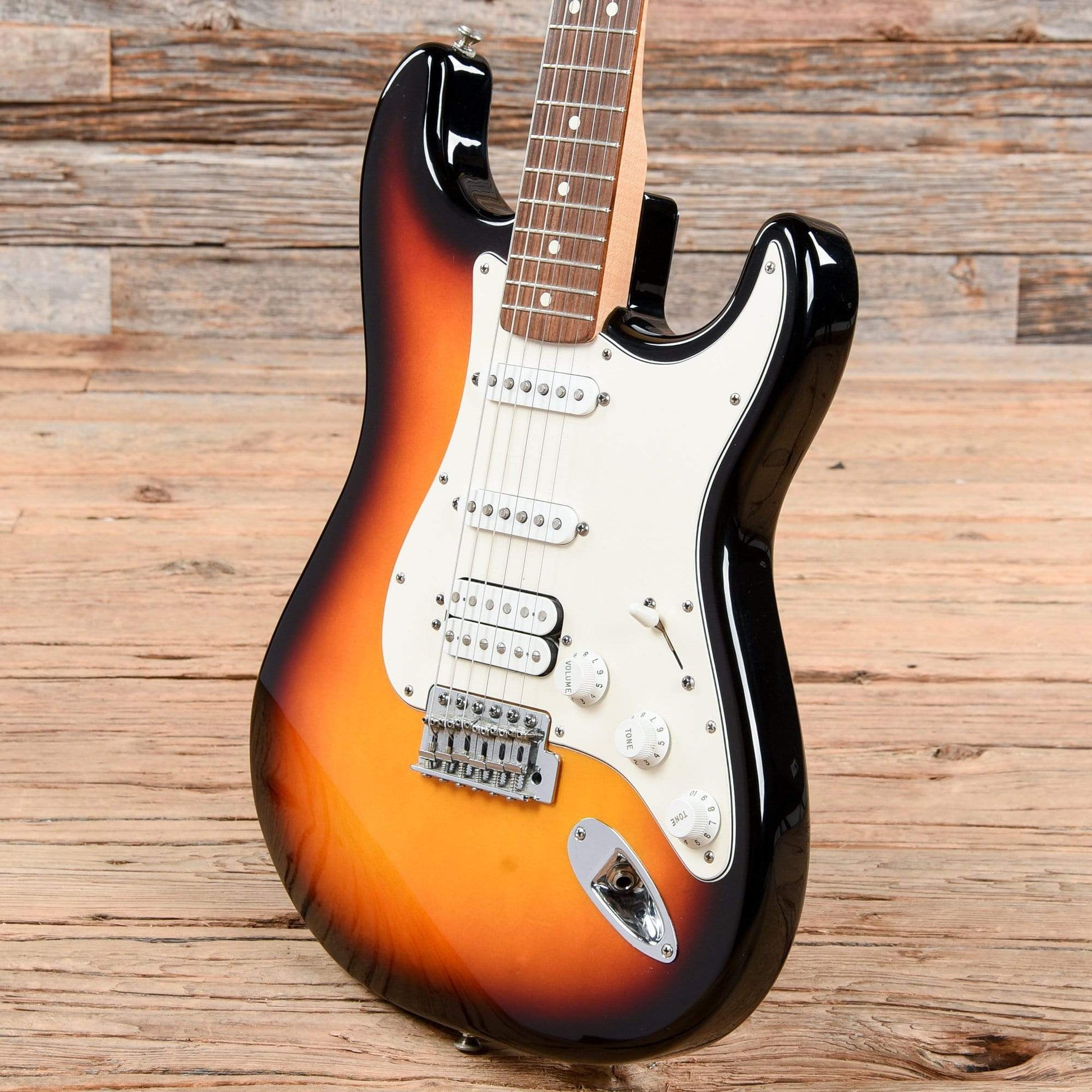 Fender Standard Stratocaster Sunburst 2002 Electric Guitars / Solid Body