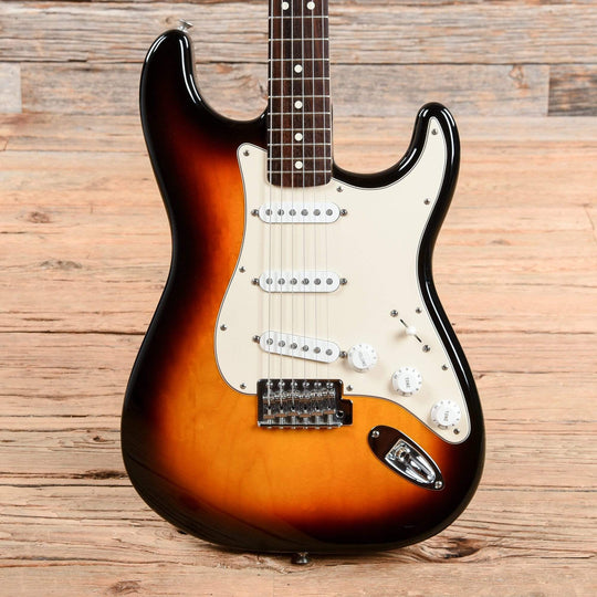 Fender Standard Stratocaster Sunburst 2004 Electric Guitars / Solid Body