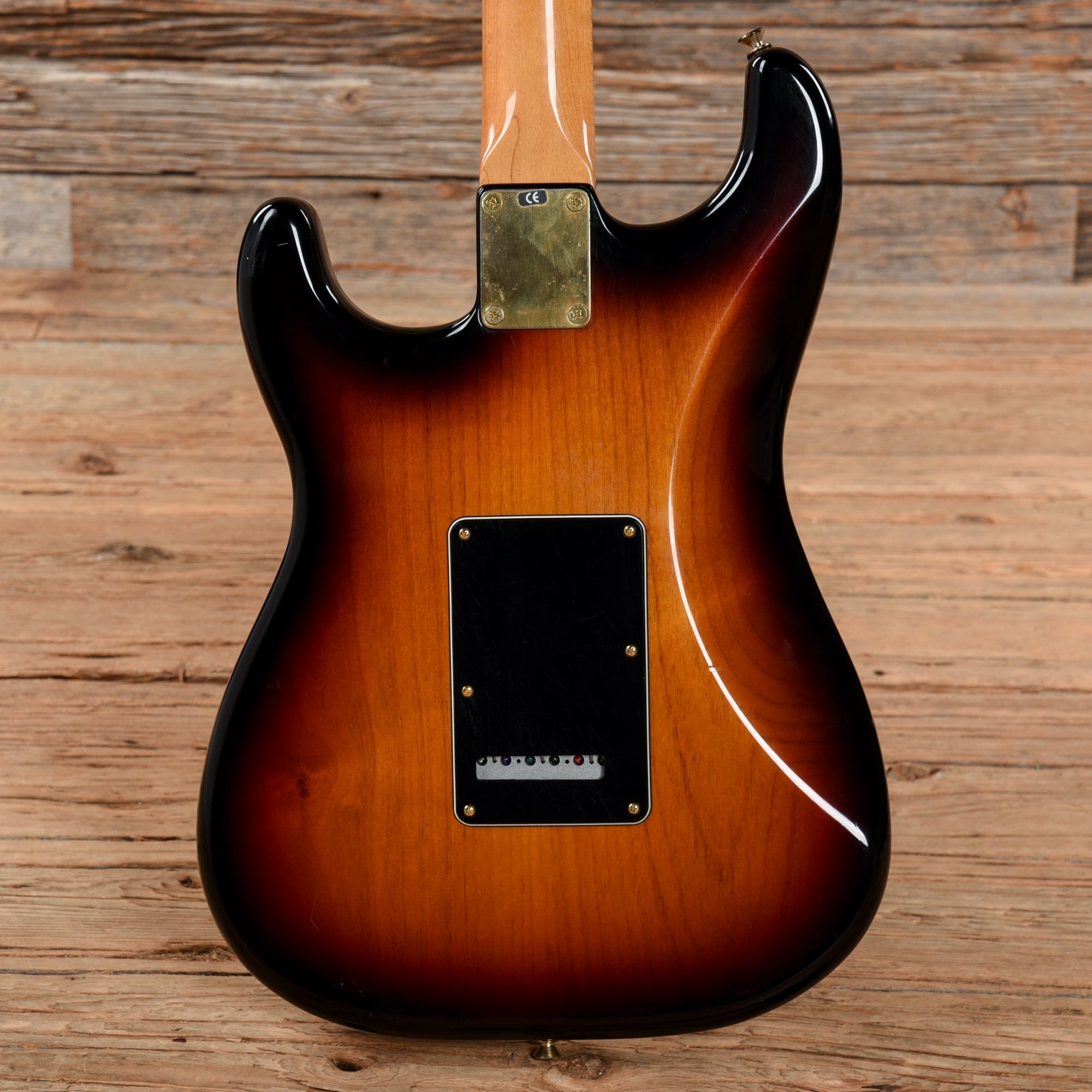 Fender Stevie Ray Vaughan Stratocaster 3 Color Sunburst 2000 Electric Guitars / Solid Body