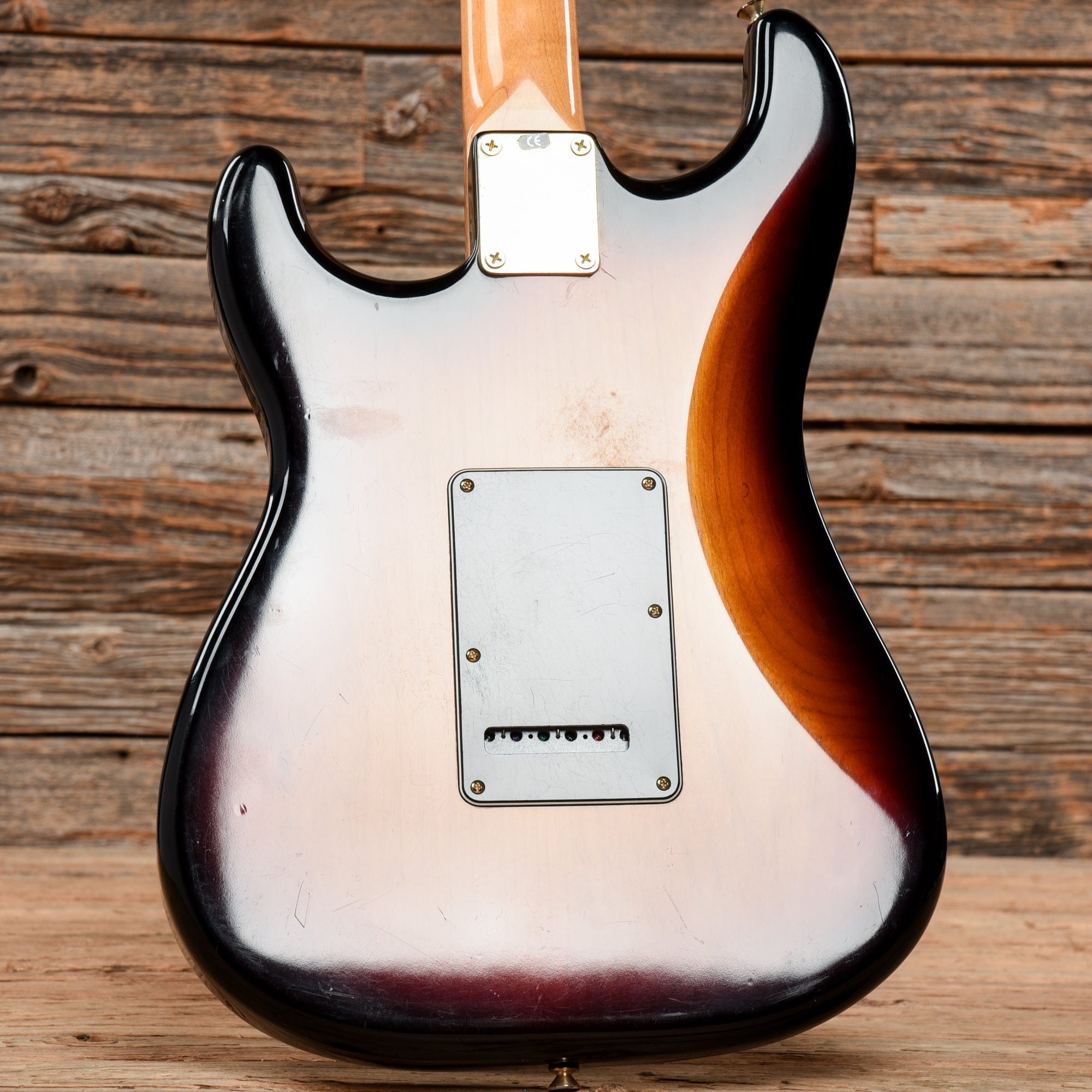 Fender Stevie Ray Vaughan Stratocaster 3 Color Sunburst 2000 Electric Guitars / Solid Body