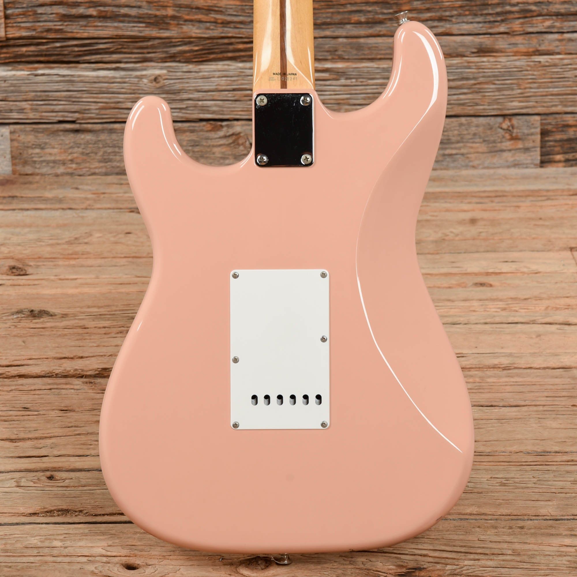 Shell Pink Fender Model Fender Stratocaster Shell Pink 1995 – Chicago Music Exchange