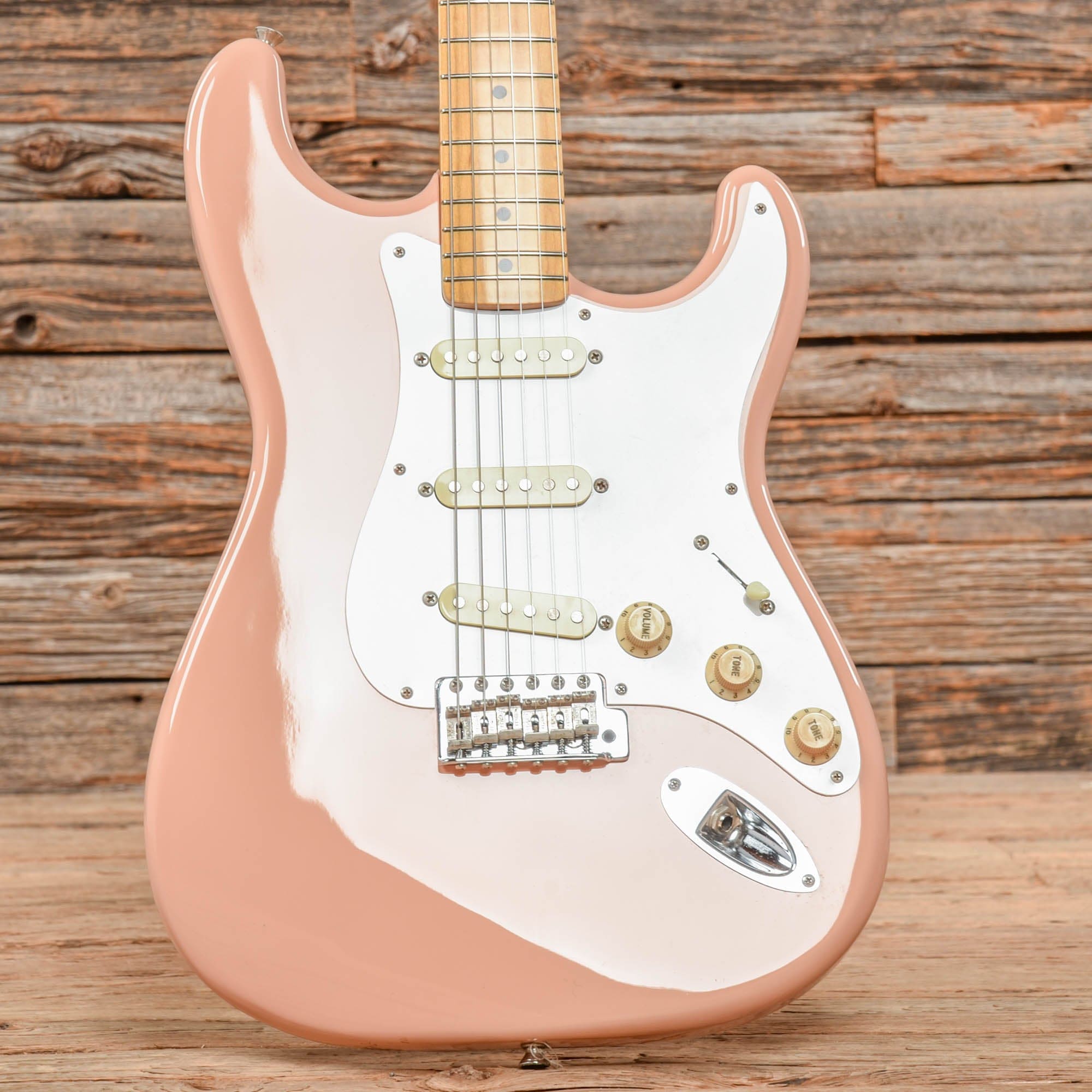 Shell Pink Fender Model Fender Stratocaster Shell Pink 1995 – Chicago Music Exchange