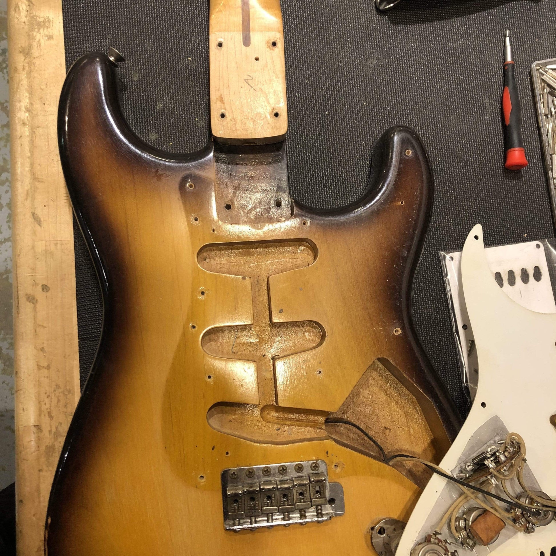 Fender Stratocaster Sunburst 1957 Electric Guitars / Solid Body