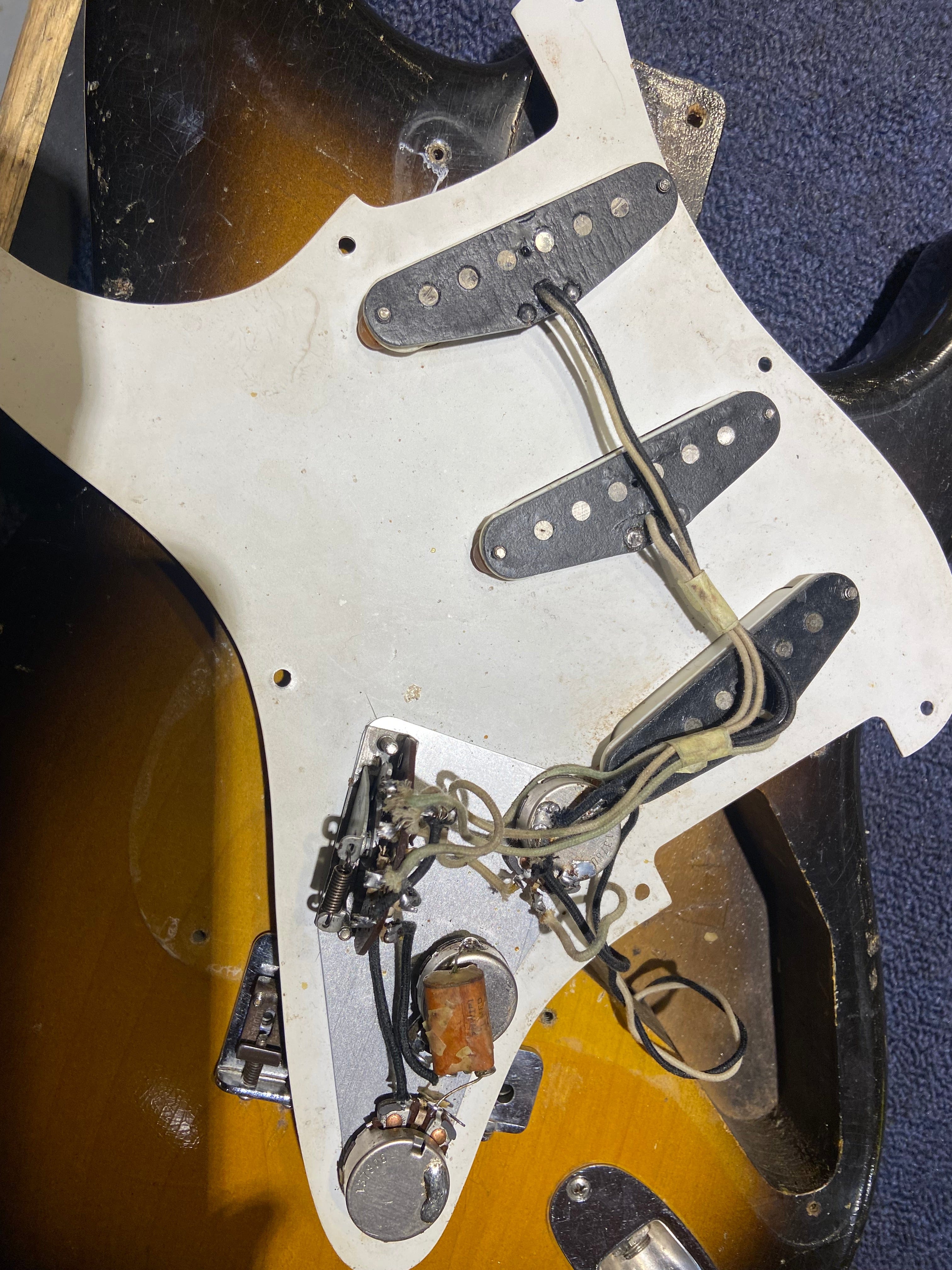 Fender Stratocaster Sunburst 1957 Electric Guitars / Solid Body