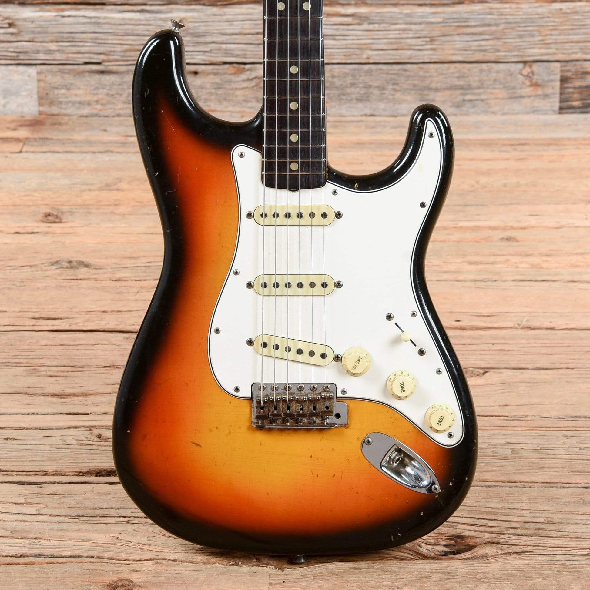 Fender Stratocaster Sunburst 1965 Electric Guitars / Solid Body