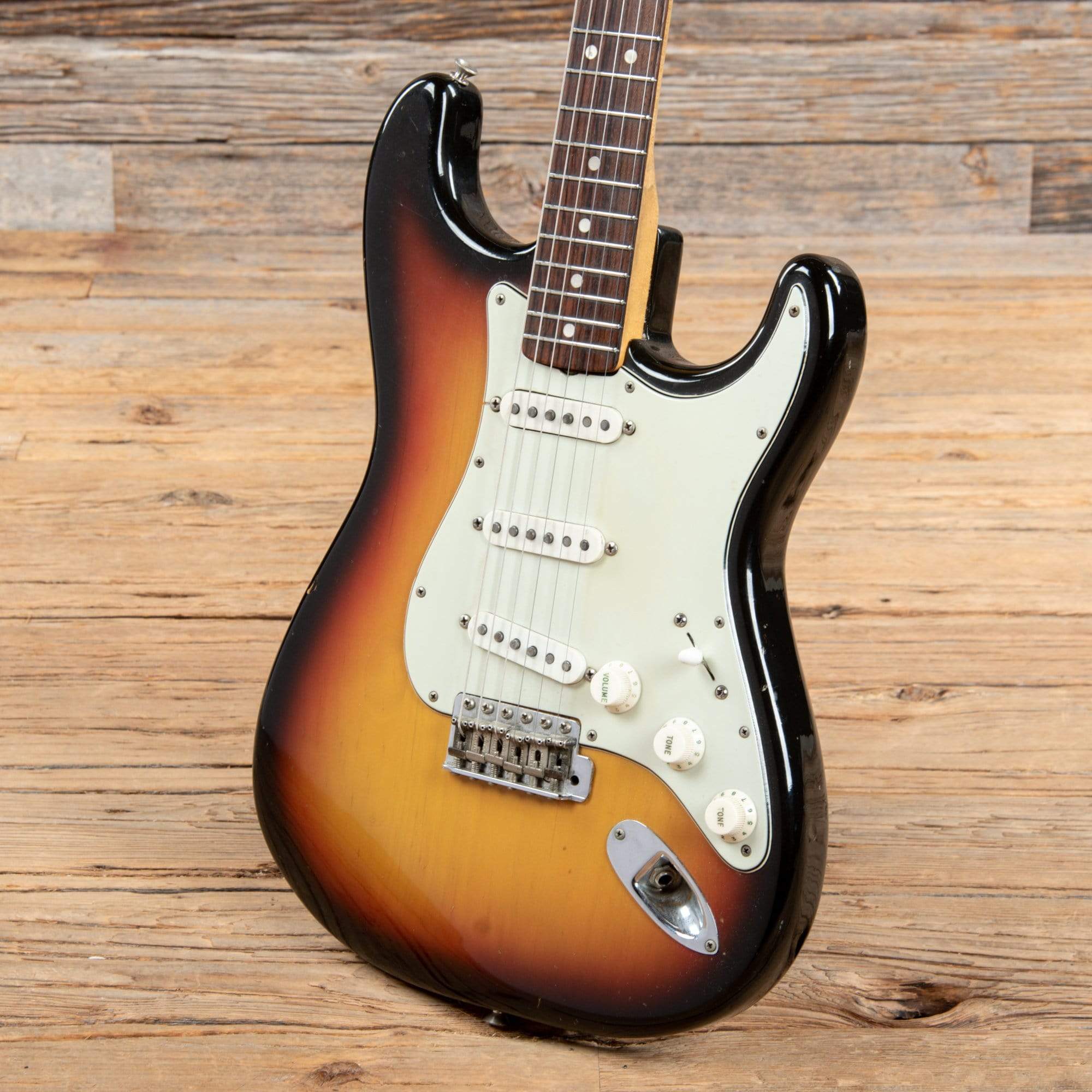 Fender Stratocaster Sunburst 1966 Electric Guitars / Solid Body