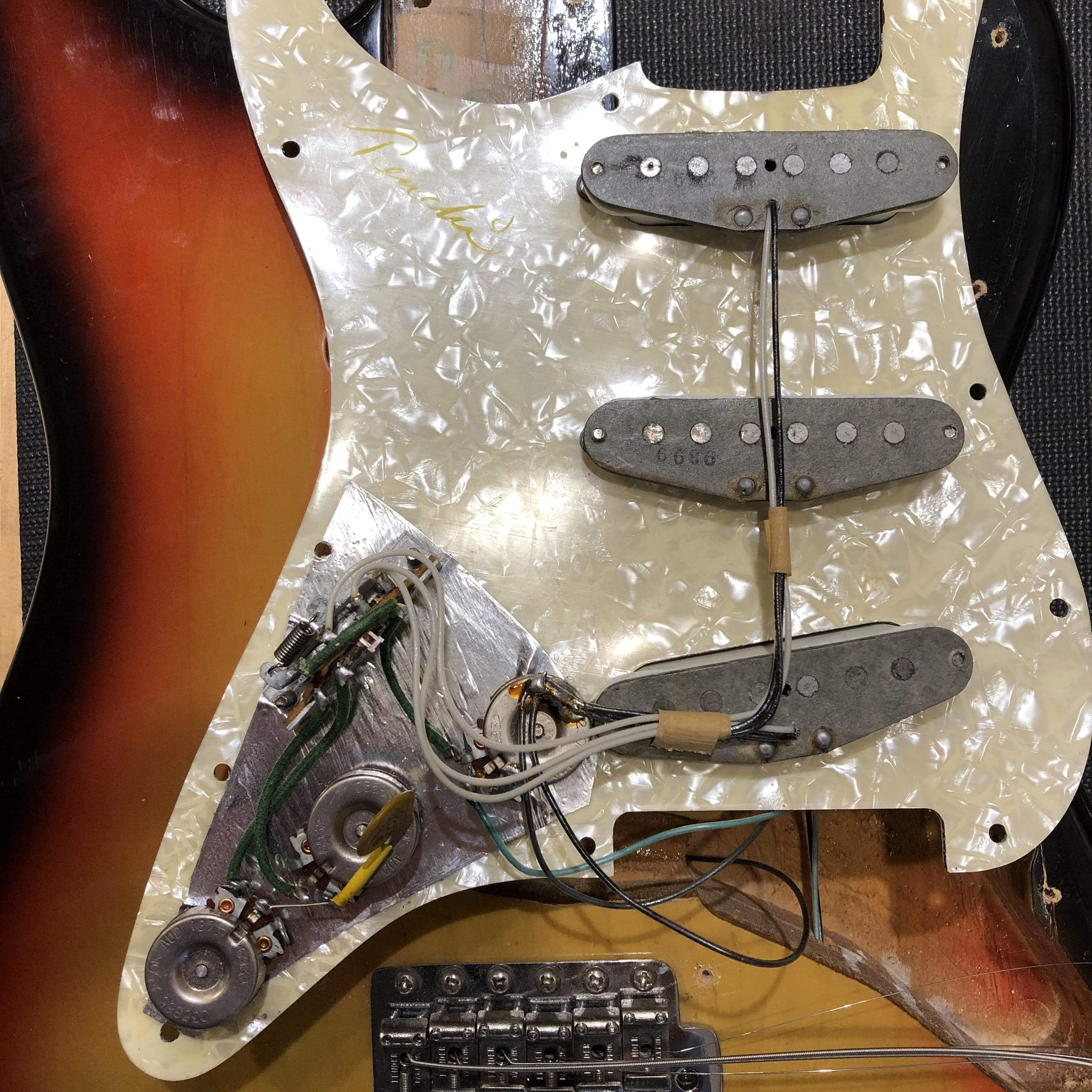 Fender Stratocaster Sunburst 1969 Electric Guitars / Solid Body