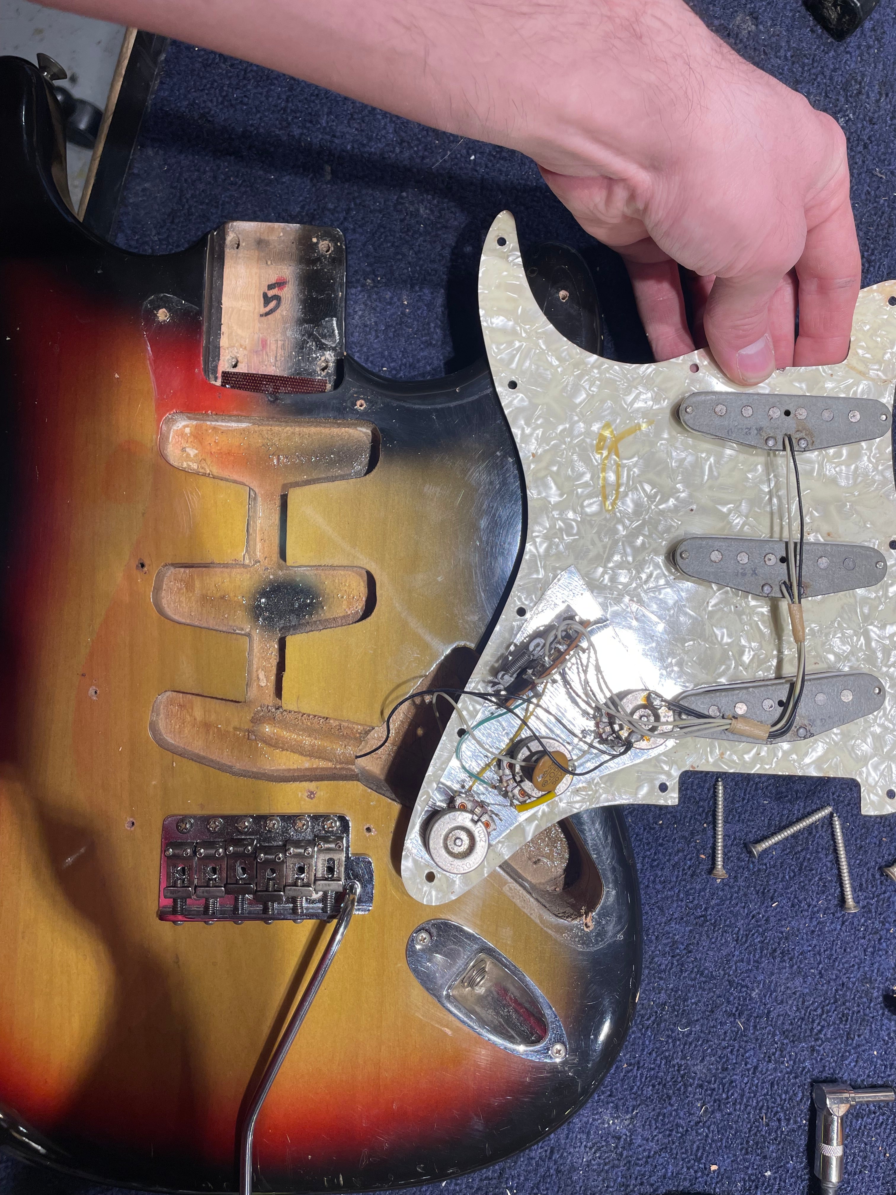 Fender Stratocaster Sunburst 1970 Electric Guitars / Solid Body