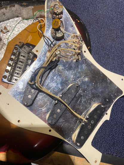 Fender Stratocaster Sunburst 1972 Electric Guitars / Solid Body