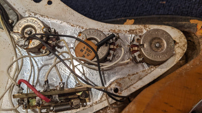 Fender Stratocaster Sunburst 1973 Electric Guitars / Solid Body