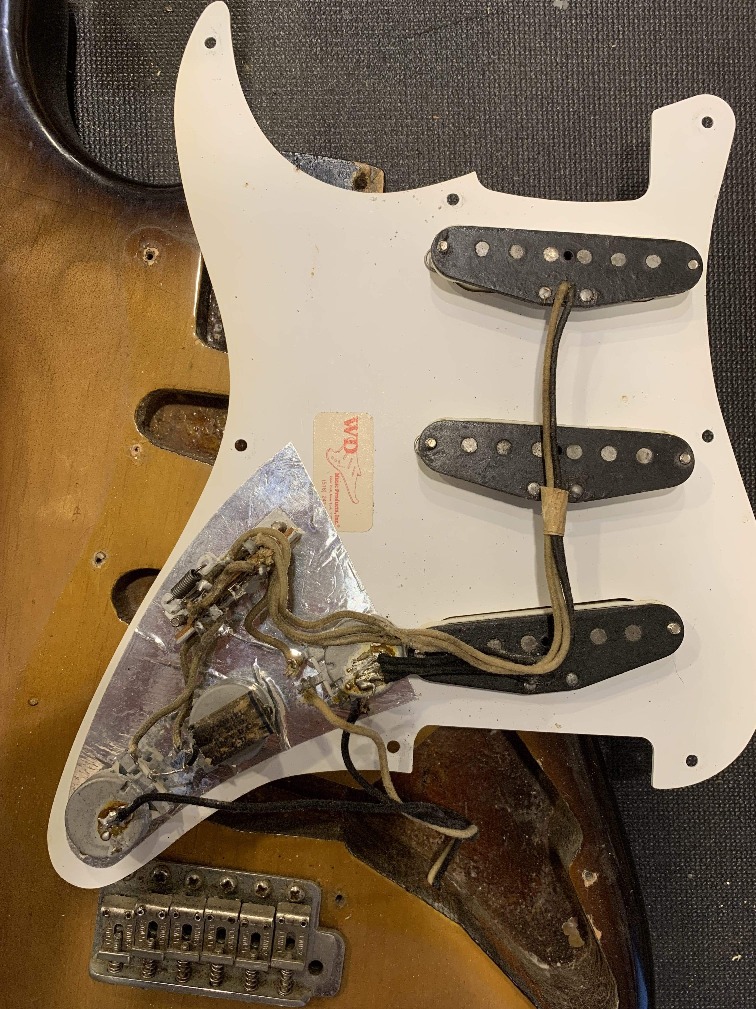 Fender Stratocaster Sunburst Refin 1959 Electric Guitars / Solid Body