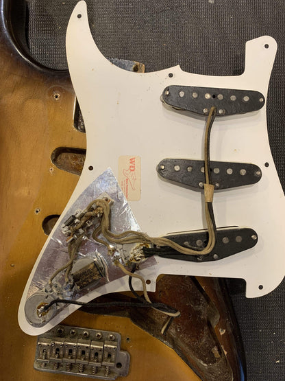 Fender Stratocaster Sunburst Refin 1959 Electric Guitars / Solid Body