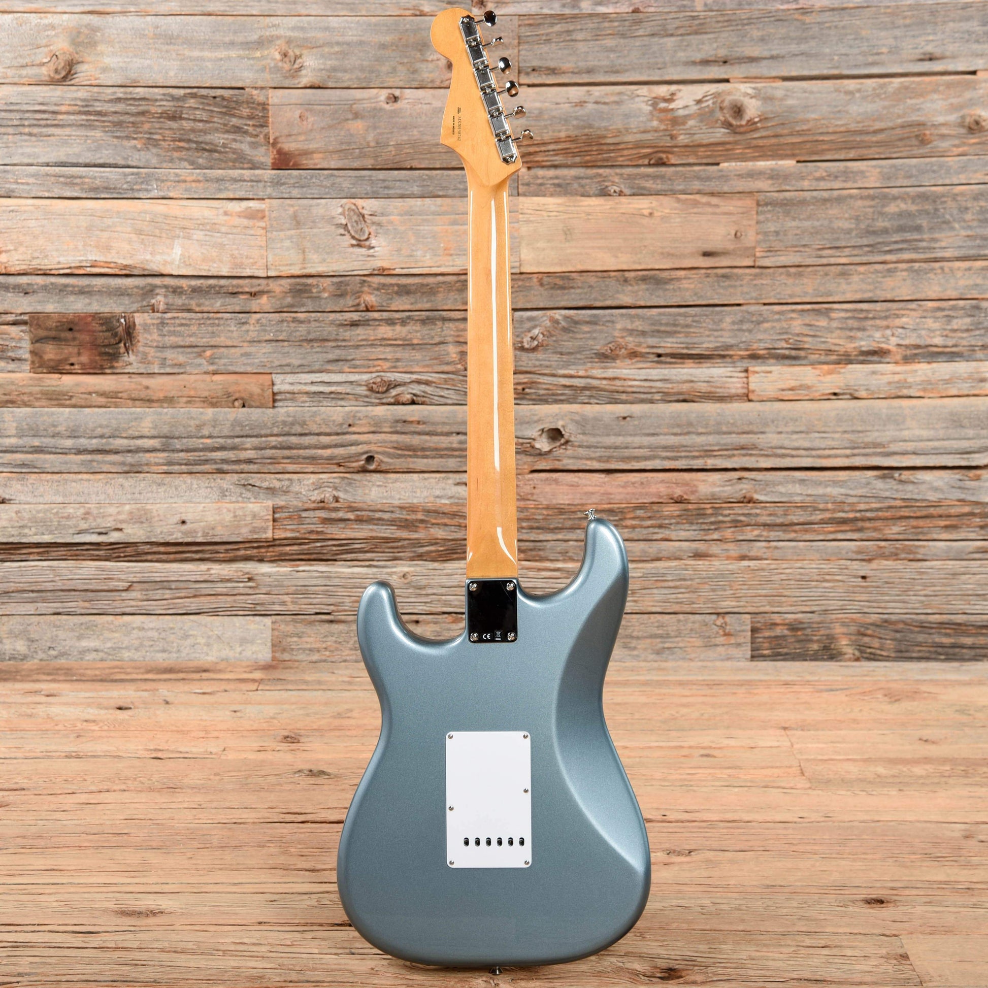 Fender Vintera '60s Stratocaster Ice Blue Metallic 2020 Electric Guitars / Solid Body