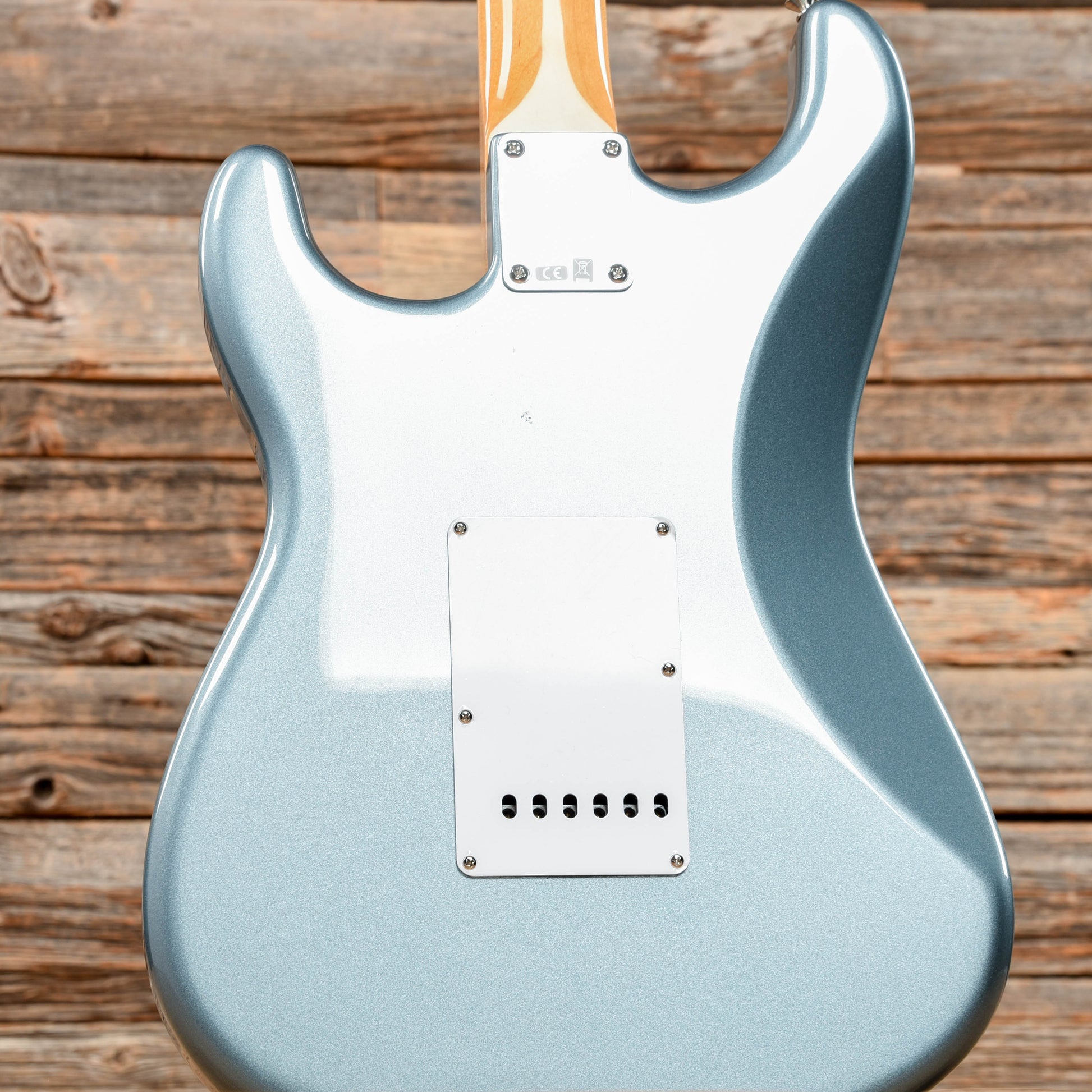 Fender Vintera '60s Stratocaster Ice Blue Metallic 2020 Electric Guitars / Solid Body