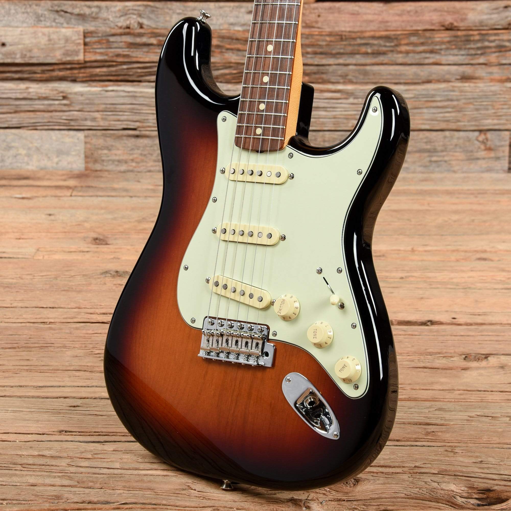 Fender Vintera '60s Stratocaster Sunburst 2020 Electric Guitars / Solid Body