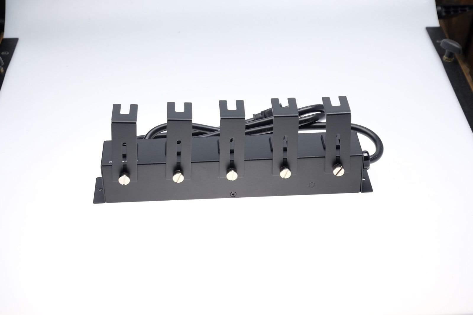 Furman PlugLock 5-Outlet Circuit-Breaker Protected Locking Outlet Strip Home Audio / Power Distribution and Conditioning
