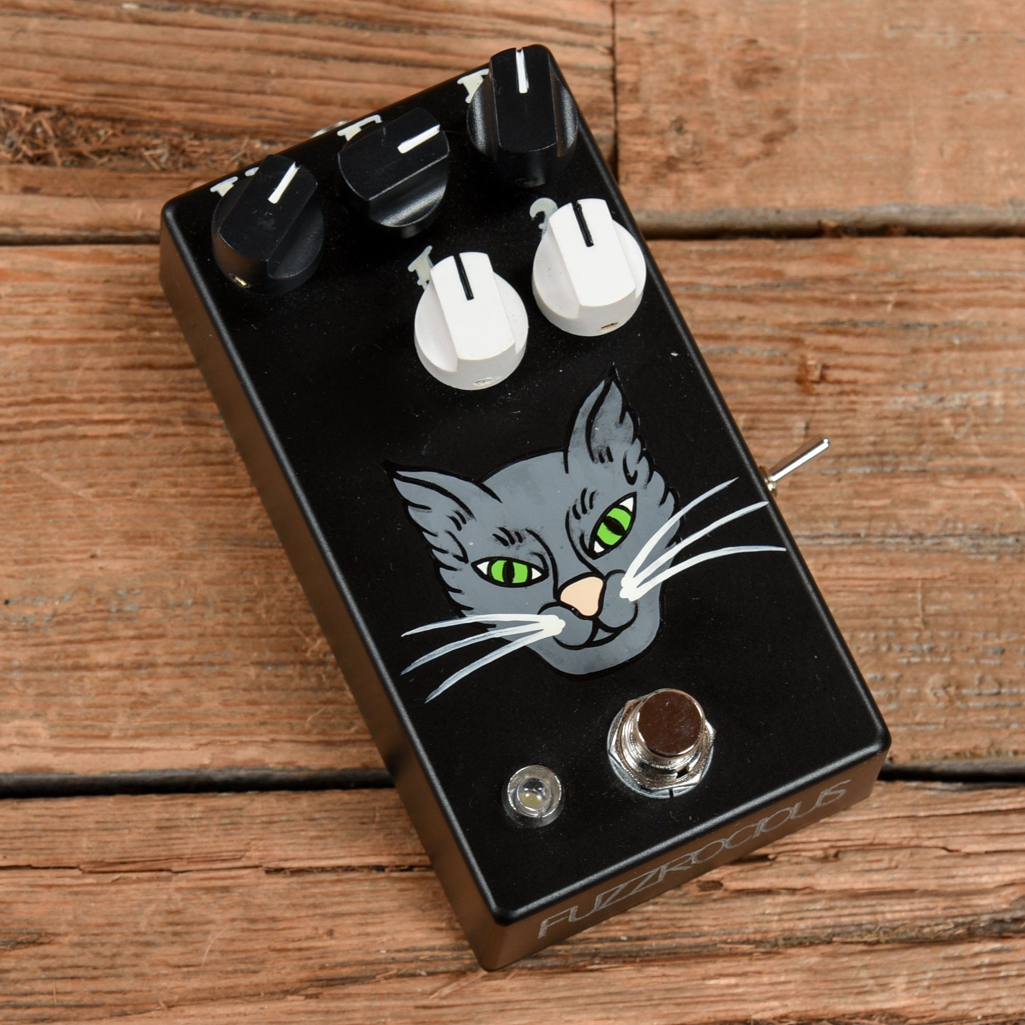 Fuzzrocious Pedals Cat Tail – Chicago Music Exchange Fuzzrocious Pedals Cat Tail – Chicago Music Exchange