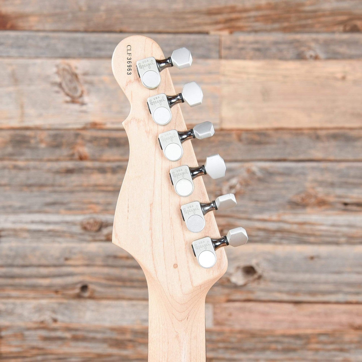 G&L Legacy Deluxe HSS Honeyburst 2005 Electric Guitars / Solid Body