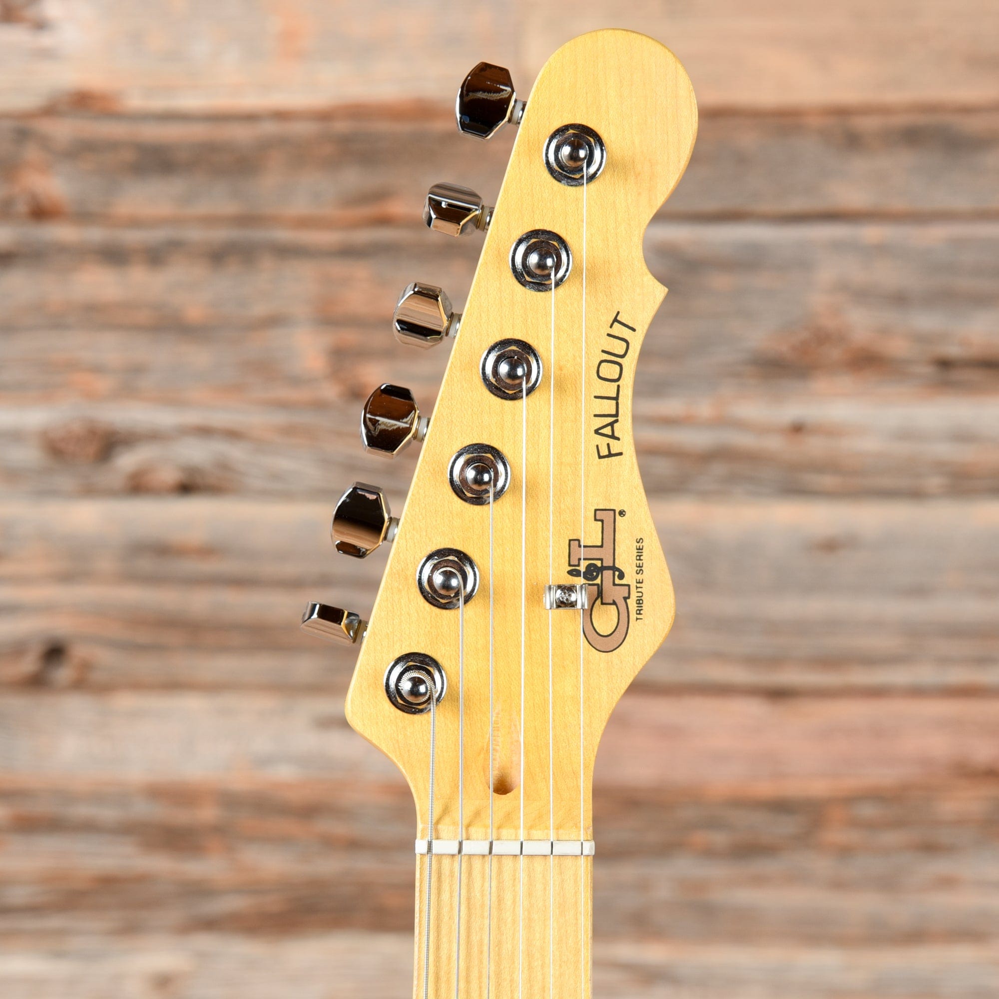 G&L Tribute Series Fallout White 2021 – Chicago Music Exchange