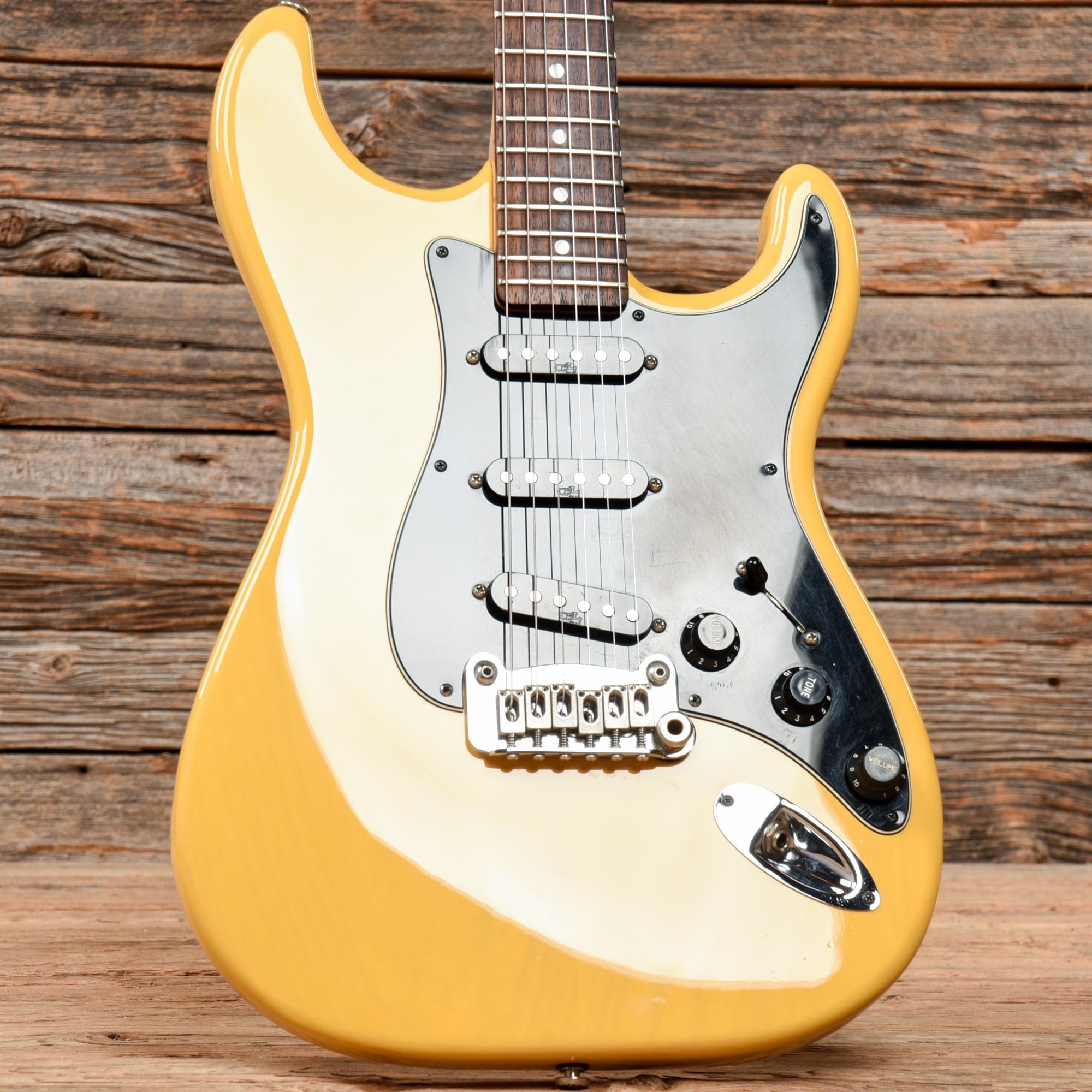 ギター G&L USA LEGACY White blonde G&L USA LEGACY White blonde