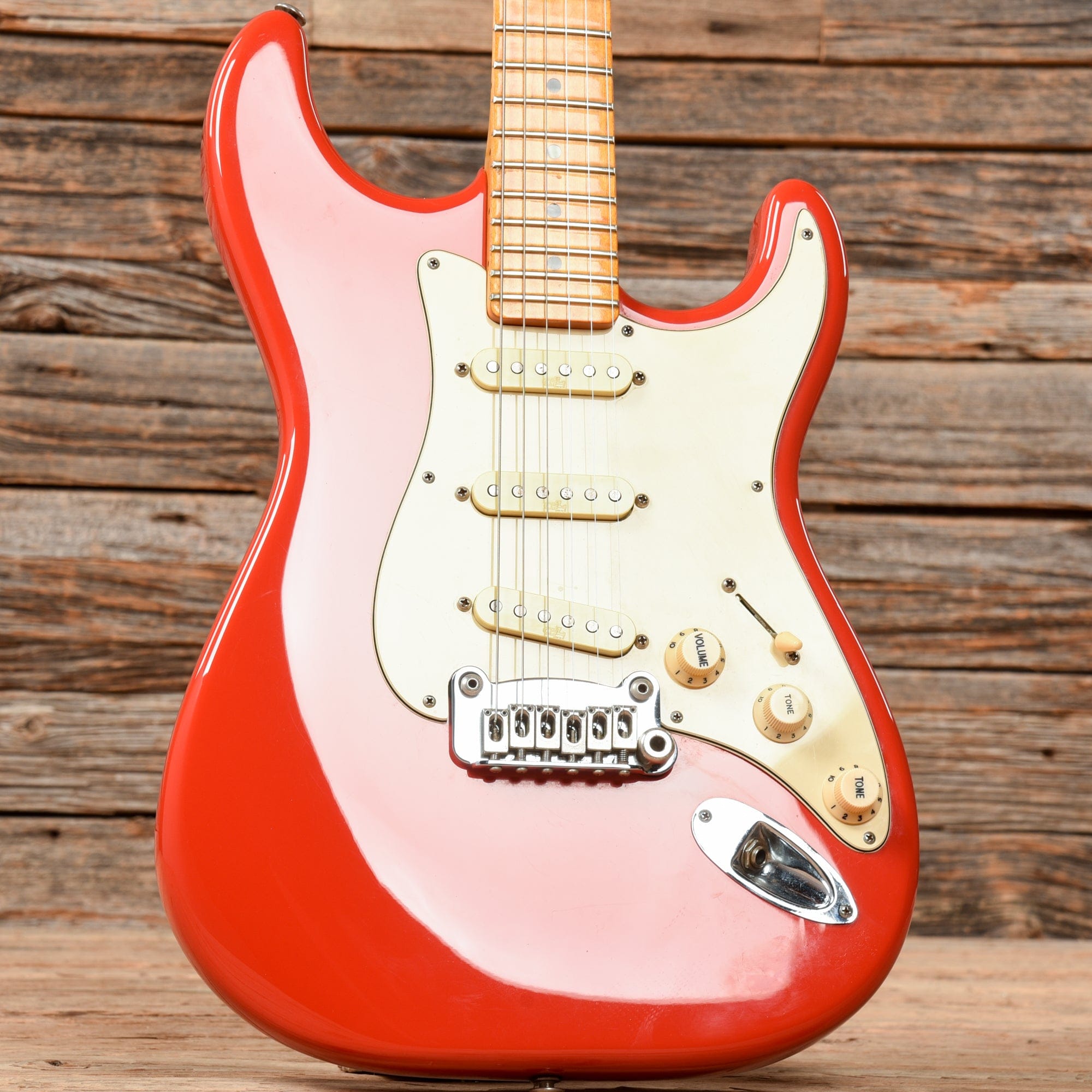 G&L USA Legacy Fullerton Red 2000 – Chicago Music Exchange