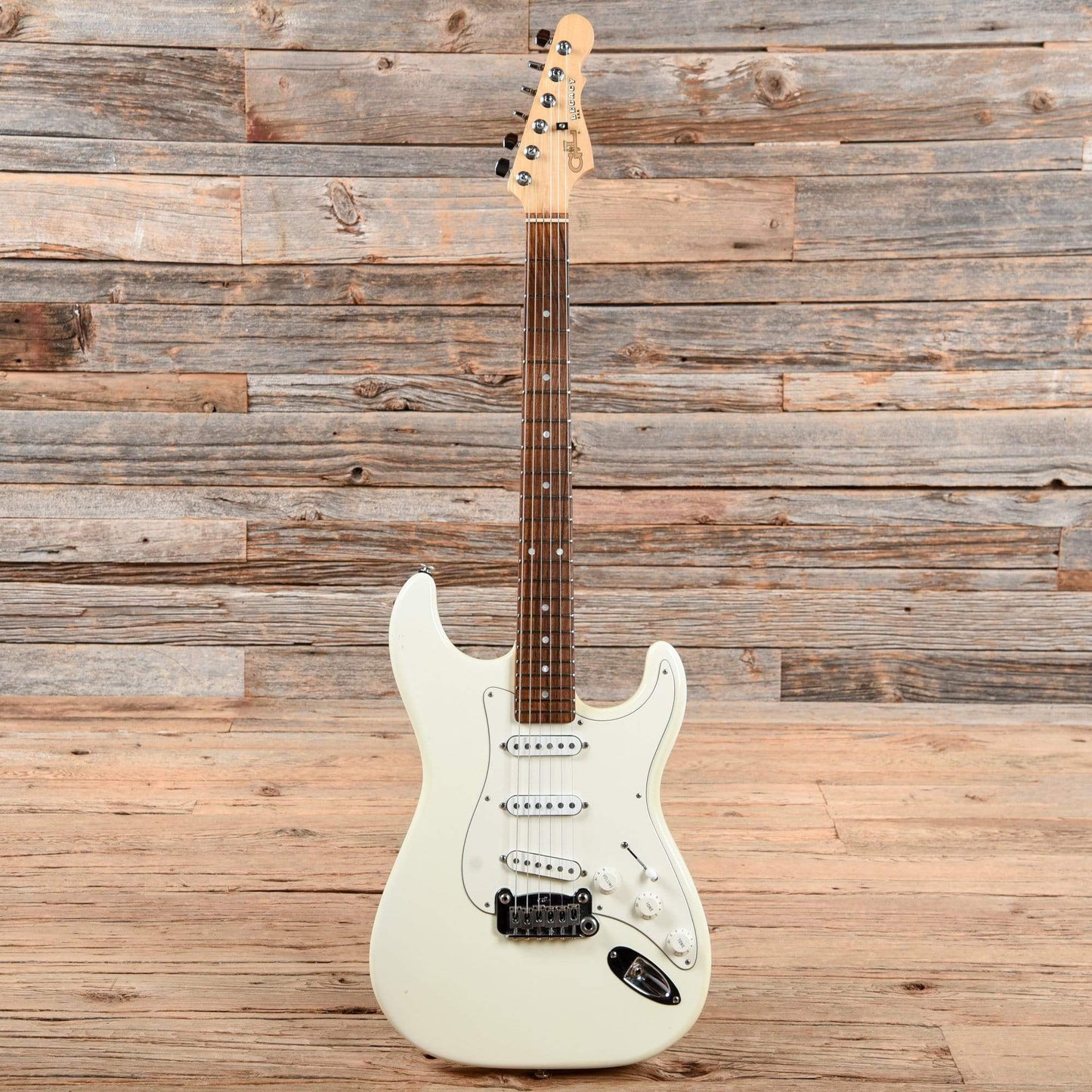 G&L USA Legacy White 1997 Electric Guitars / Solid Body