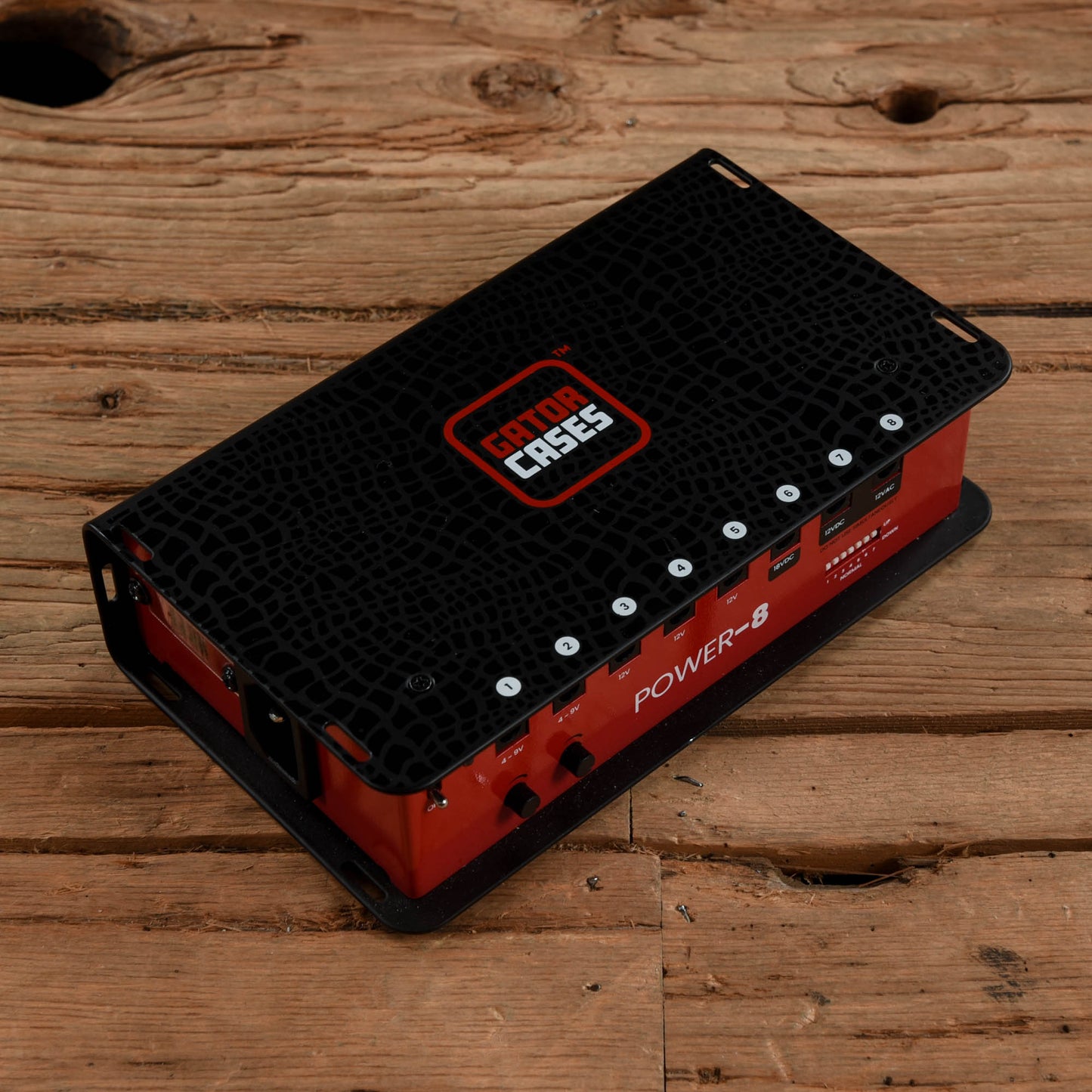 Gator GTR-PWR-8 Power Supply With 8 Isolated Outputs Effects and Pedals / Pedalboards and Power Supplies