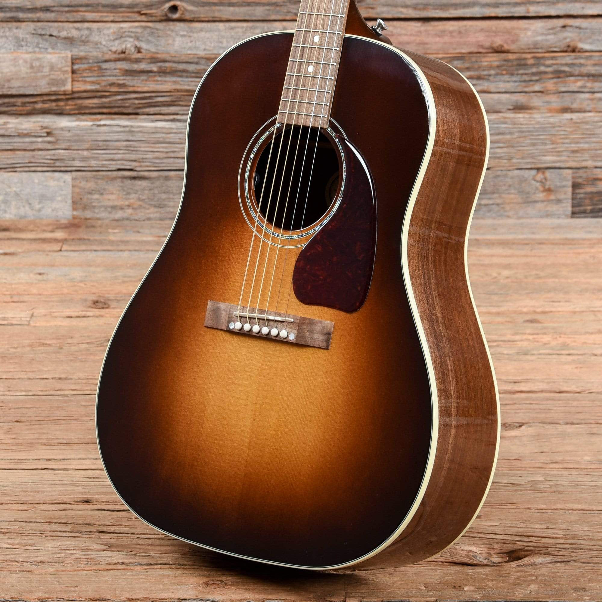 Gibson Montana J-15 Walnut Burst w/Hardshell Case Acoustic Guitars / Built-in Electronics,Acoustic Guitars / Dreadnought