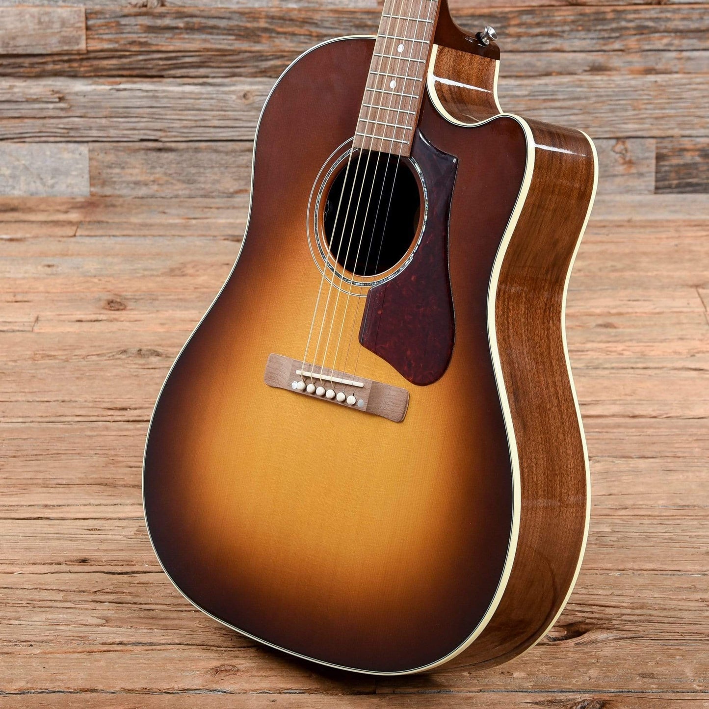 Gibson Montana J-45 Walnut AG Walnut Burst w/Hardshell Case Acoustic Guitars / Built-in Electronics,Acoustic Guitars / Dreadnought