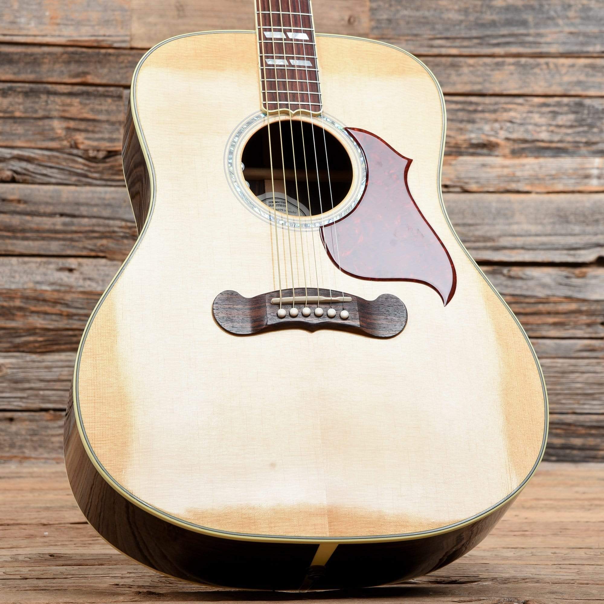 Gibson Montana Songwriter Deluxe Studio Natural 2016 Acoustic Guitars / Built-in Electronics,Acoustic Guitars / Dreadnought