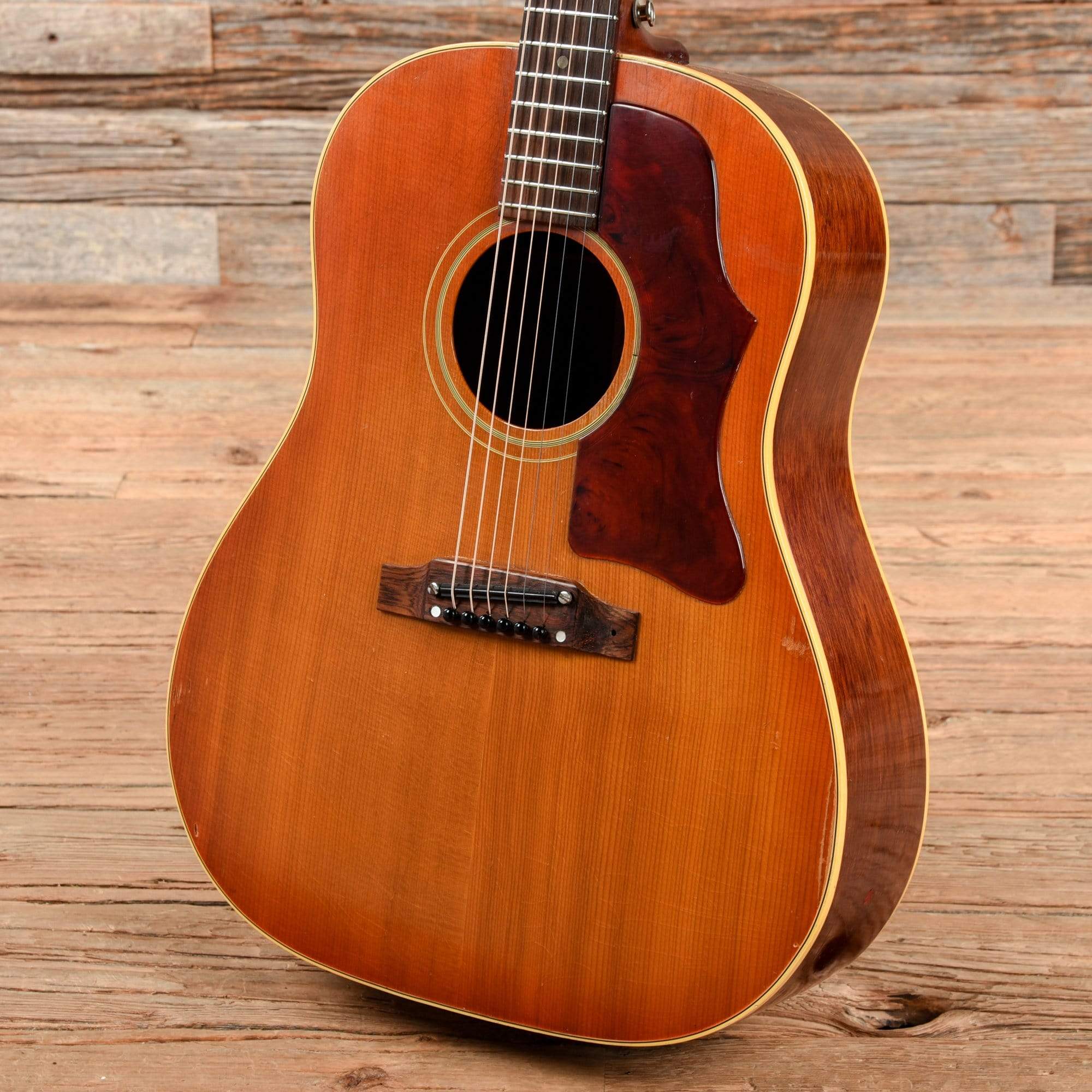 イーモリジュ Gibson J-45 Sunburst 1964 – Chicago Music Exchange