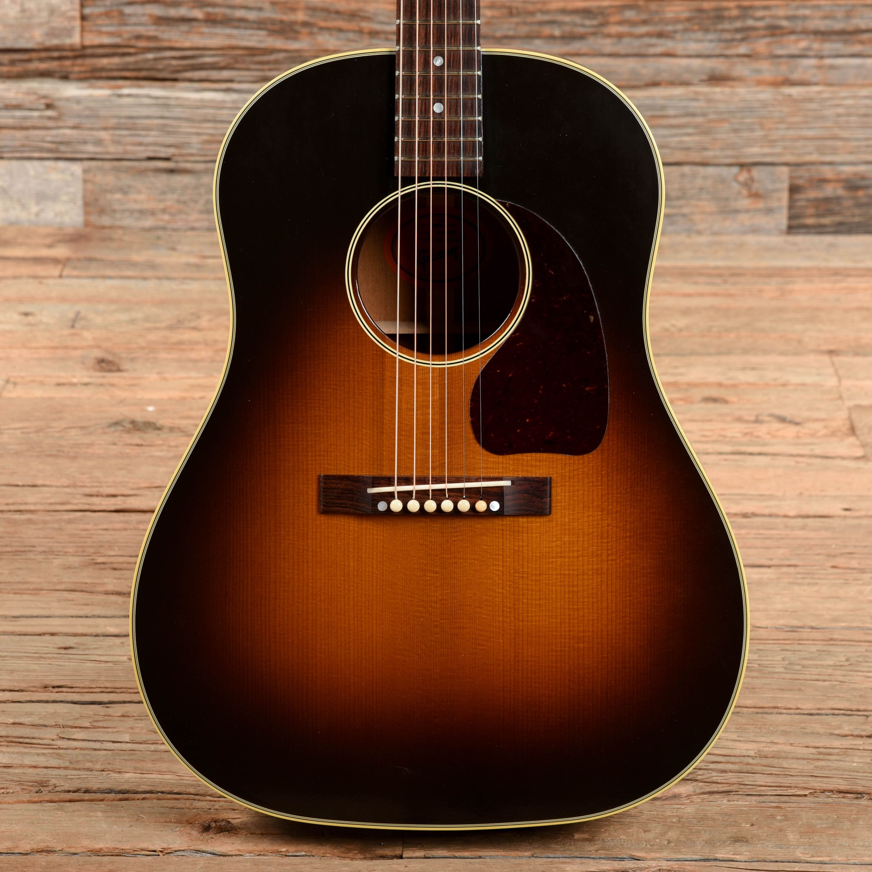 Gibson Montana Custom Shop Historic 1942 Banner J-45 Vintage Sunburst Acoustic Guitars / Dreadnought