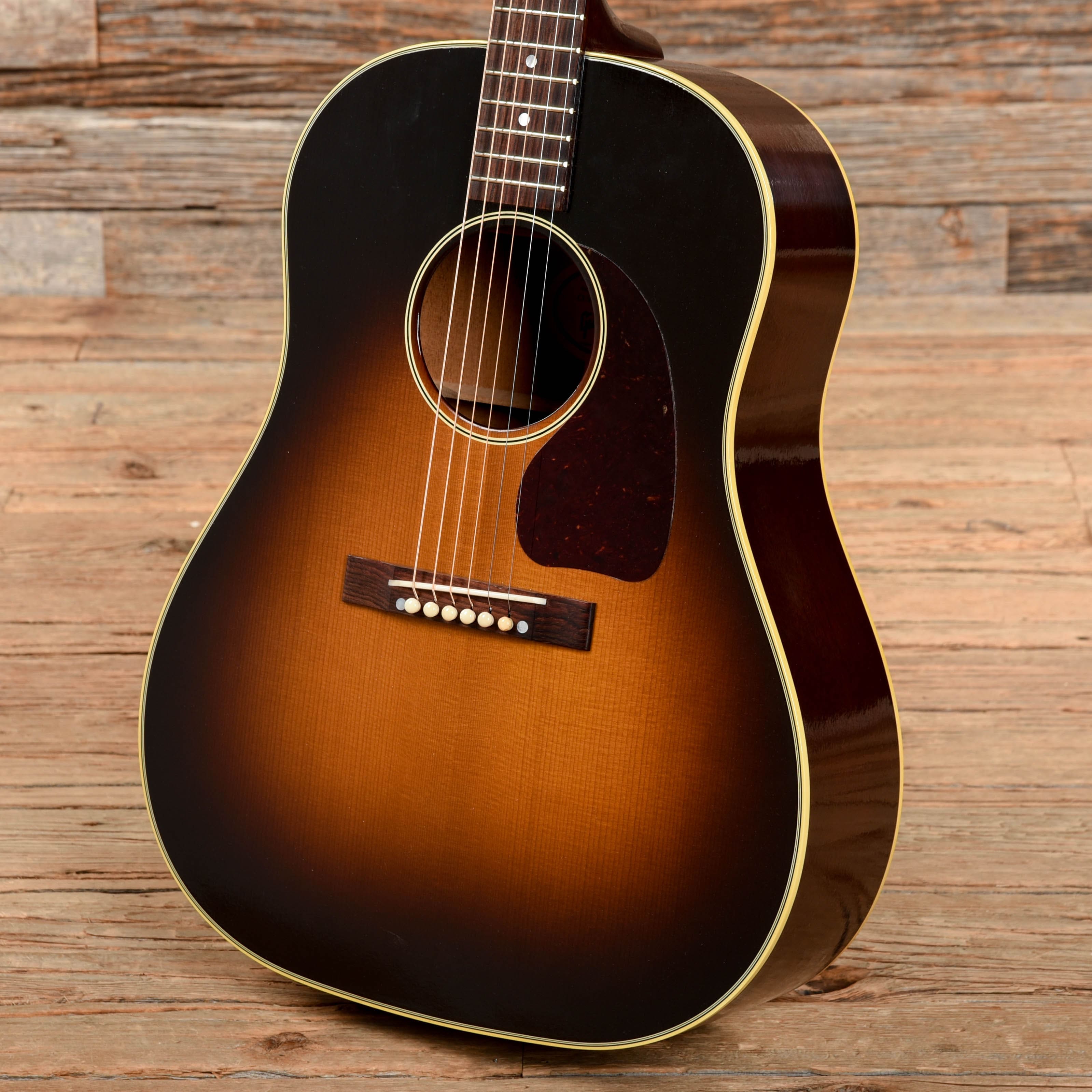 Gibson Montana Custom Shop Historic 1942 Banner J-45 Vintage Sunburst Acoustic Guitars / Dreadnought