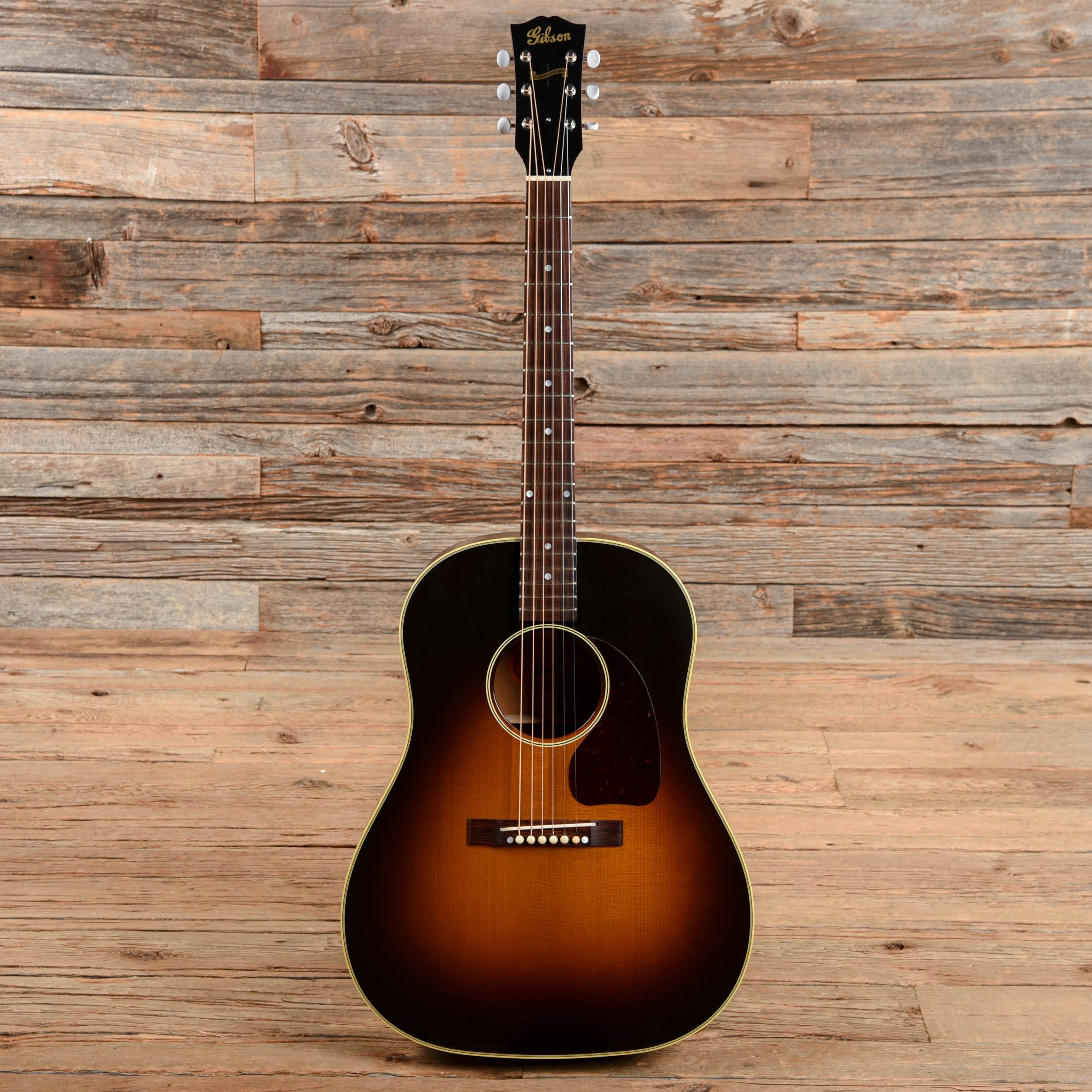 Gibson Montana Custom Shop Historic 1942 Banner J-45 Vintage Sunburst Acoustic Guitars / Dreadnought