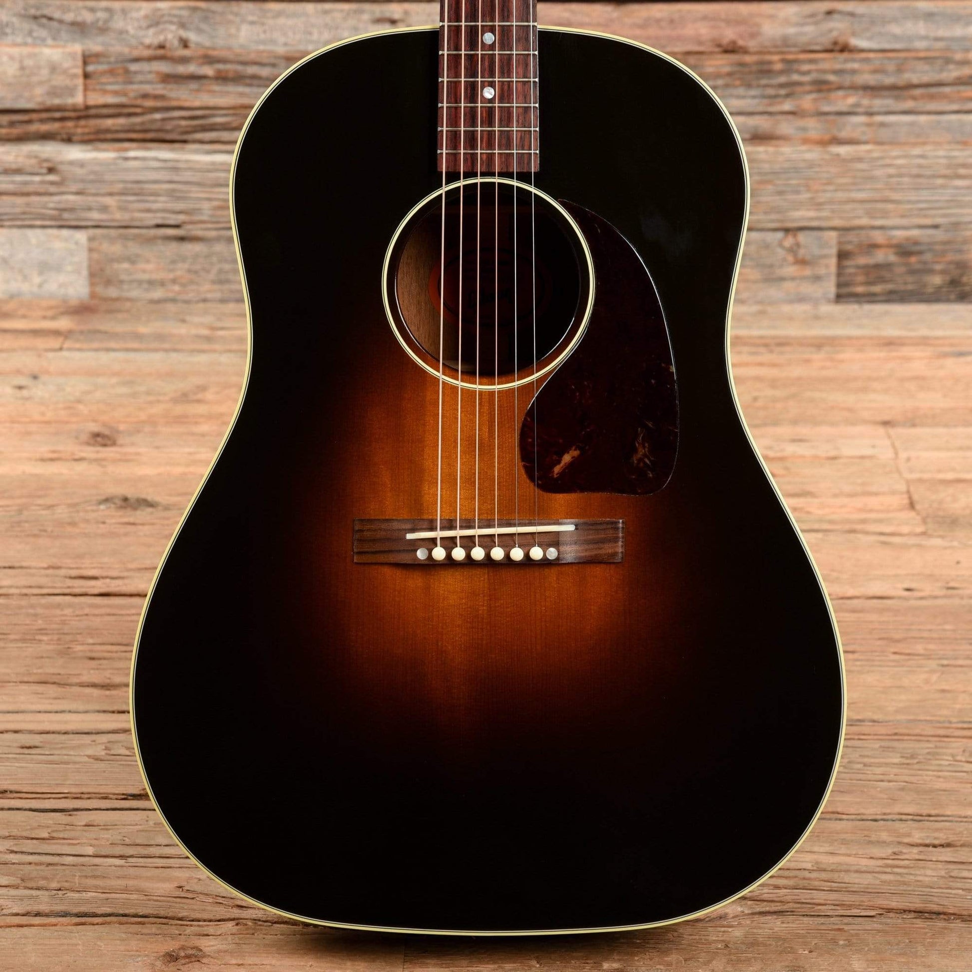 Gibson Montana Custom Shop Historic Reissue 1942 Banner J-45 Vintage Sunburst 2017 Acoustic Guitars / Dreadnought