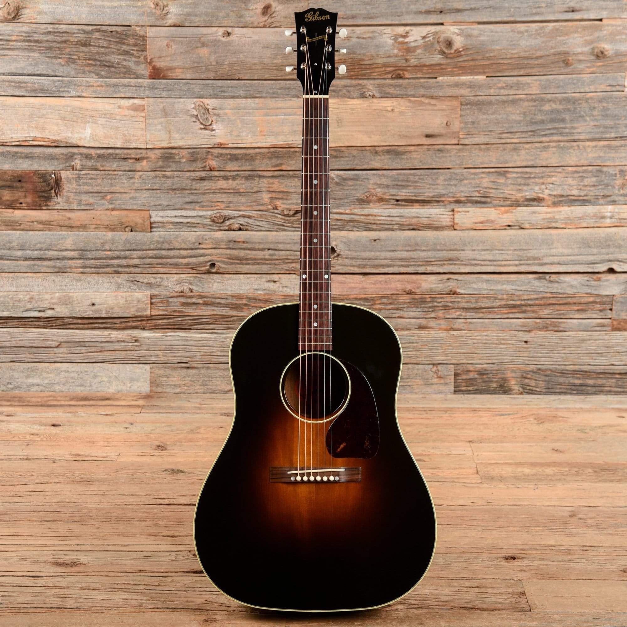 Gibson Montana Custom Shop Historic Reissue 1942 Banner J-45 Vintage Sunburst 2017 Acoustic Guitars / Dreadnought