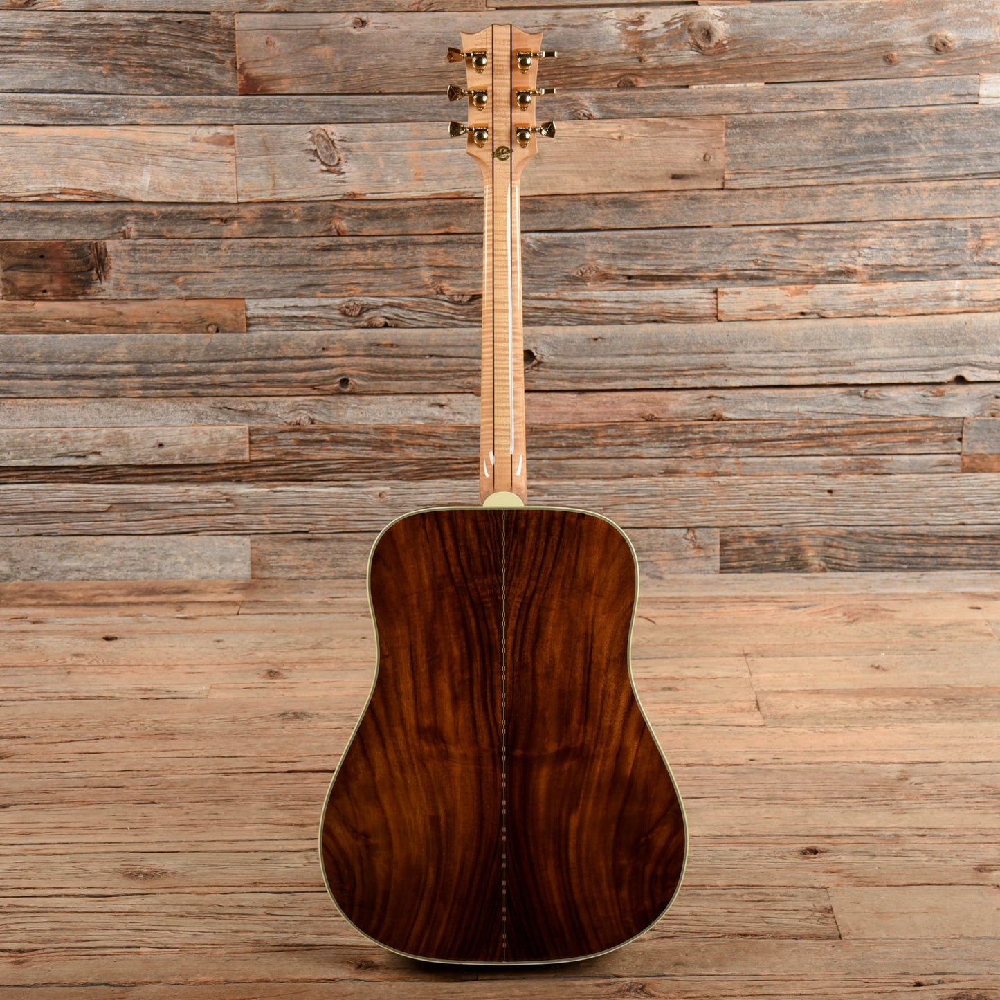 Gibson Montana Doves In Flight Sunburst 2015 Acoustic Guitars / Dreadnought